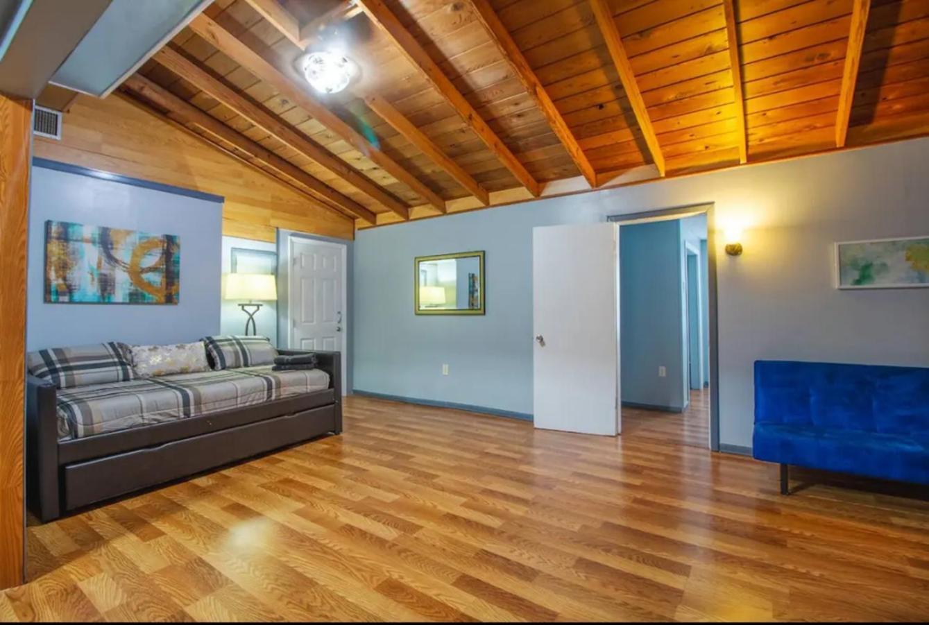 Spacious 2br Getaway Pets Ok Near The Magic *