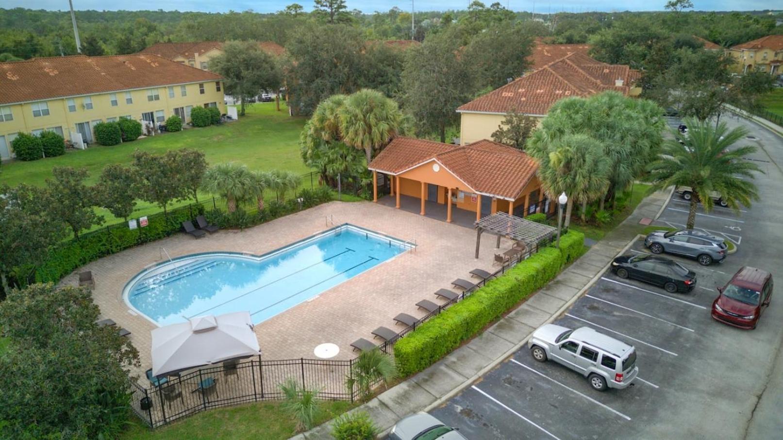 Holiday home 3br Basecamp Comfort Meets Fast Wifi! *