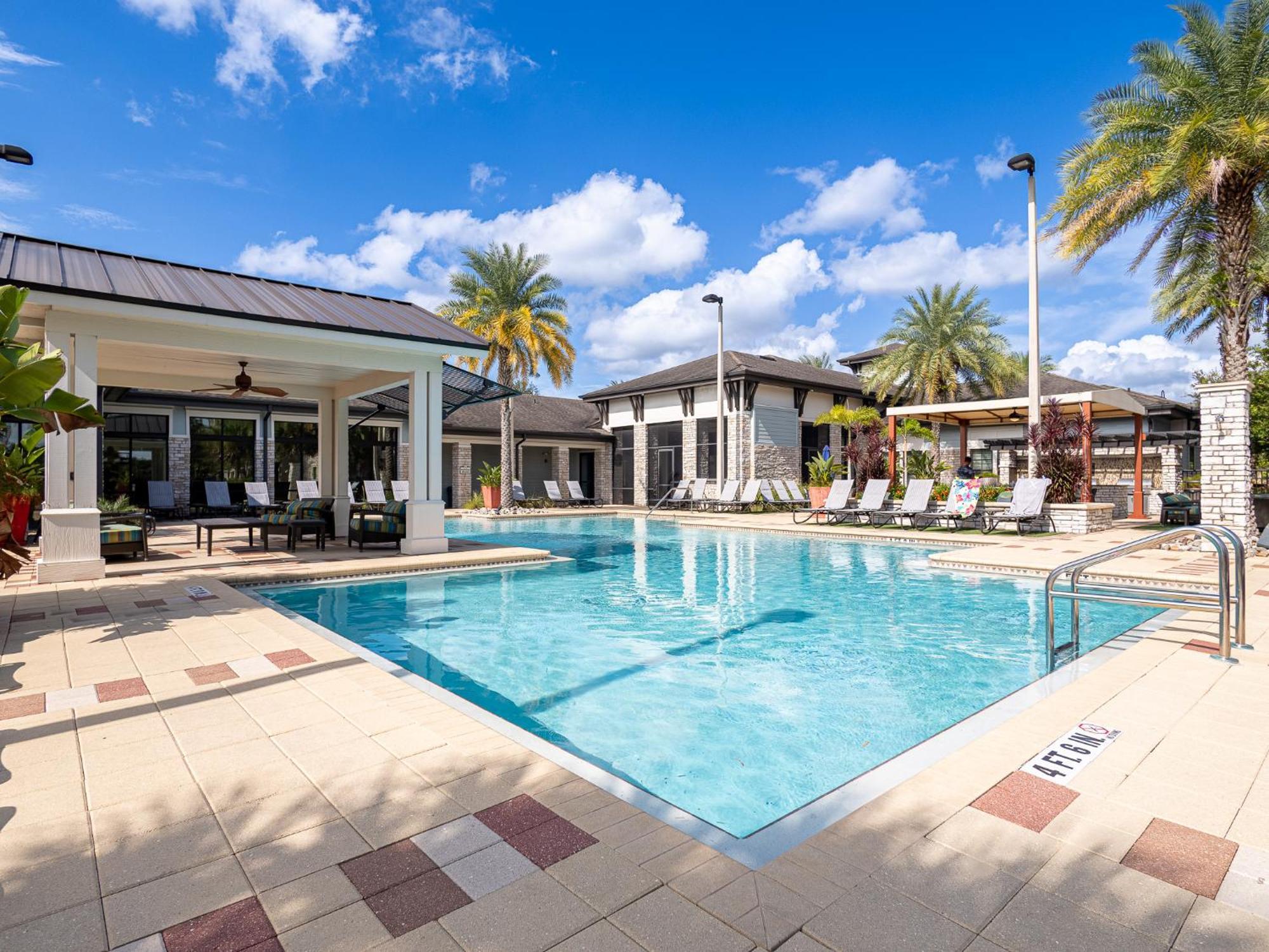 Chic Spacious 2ba 2br With Views Of Pool Apartment Orlando