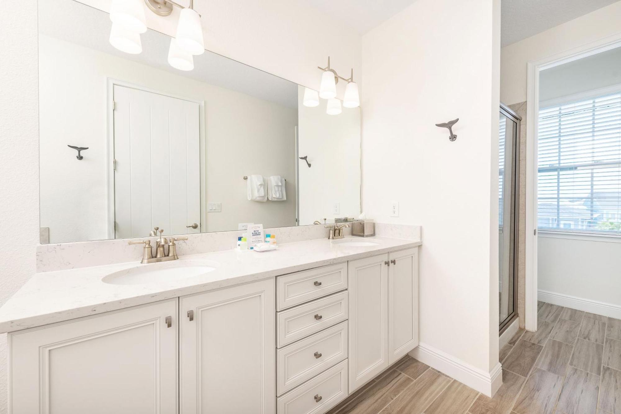 No Shoes Retreat! With Hot Tub Near With Margaritaville Island H2o Access - 8085dr * Orlando