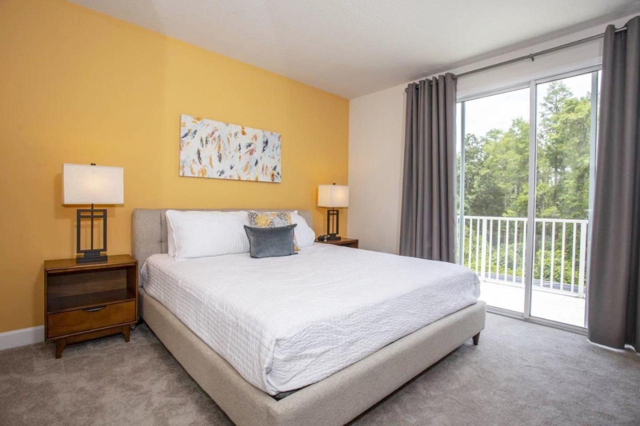 Modern Townhouse Heated Pool 1500r