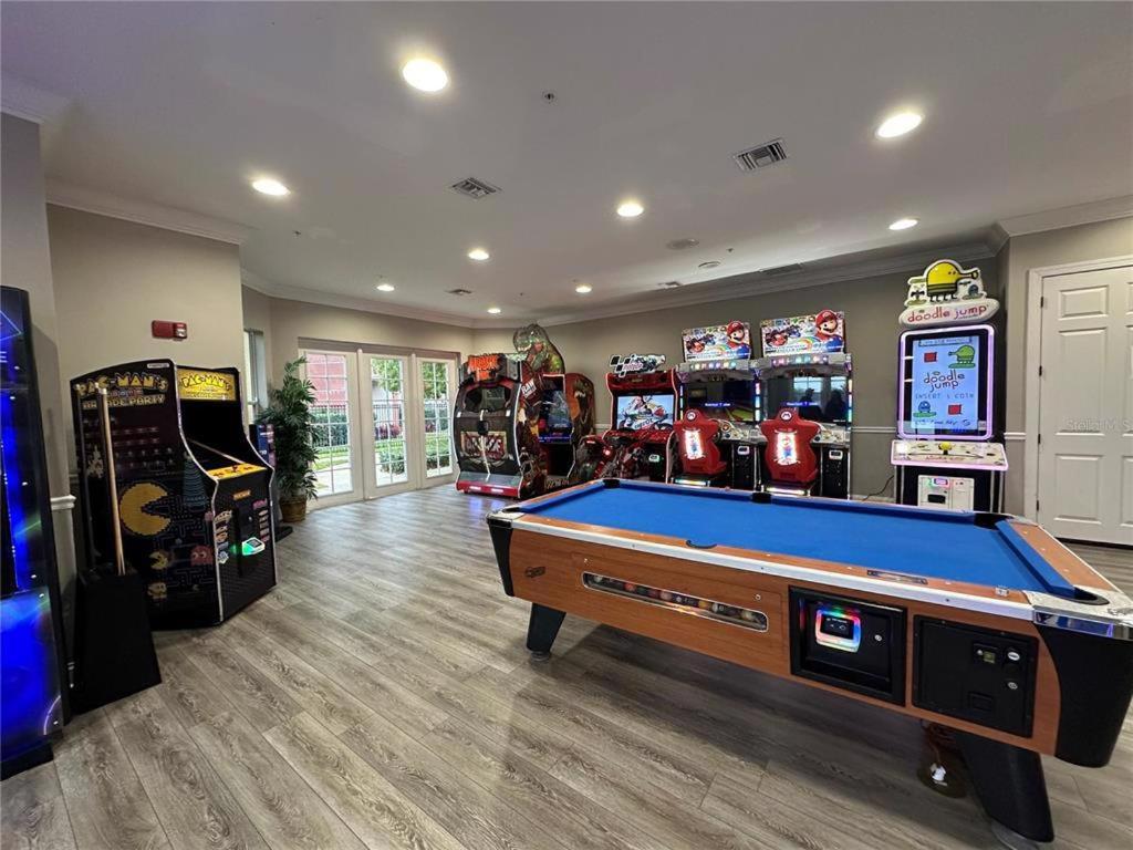 Huge ! Vista Cay Hideaway Corner Near Parks & Int'l Dr Holiday home Orlando