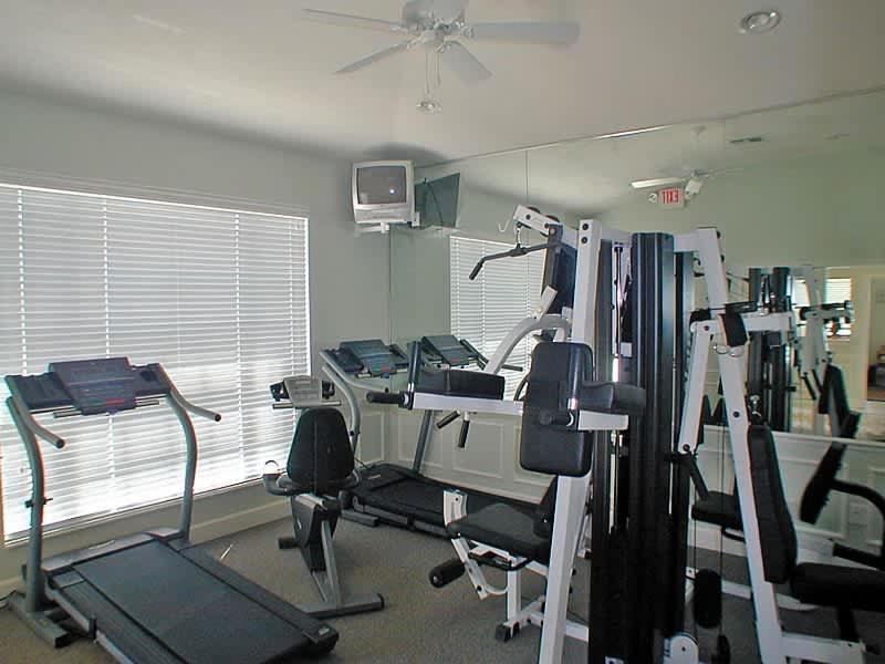Single-level W Heated Pool & 9mi To *