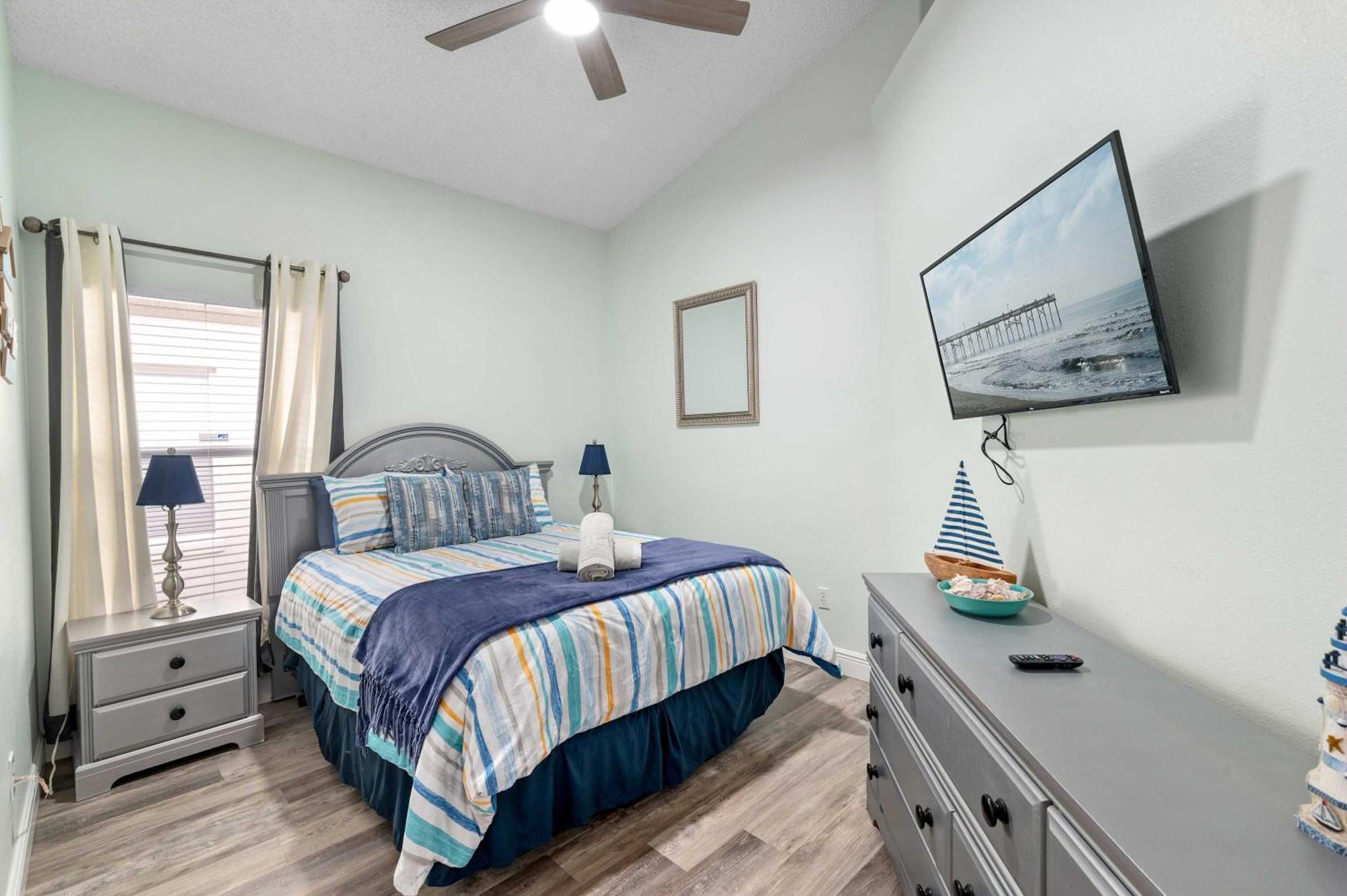 Single-level W Heated Pool & 9mi To Holiday home *