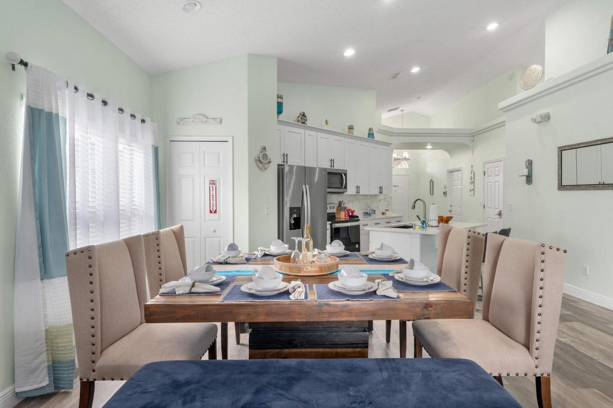 Single-level W Heated Pool & 9mi To Holiday home Orlando