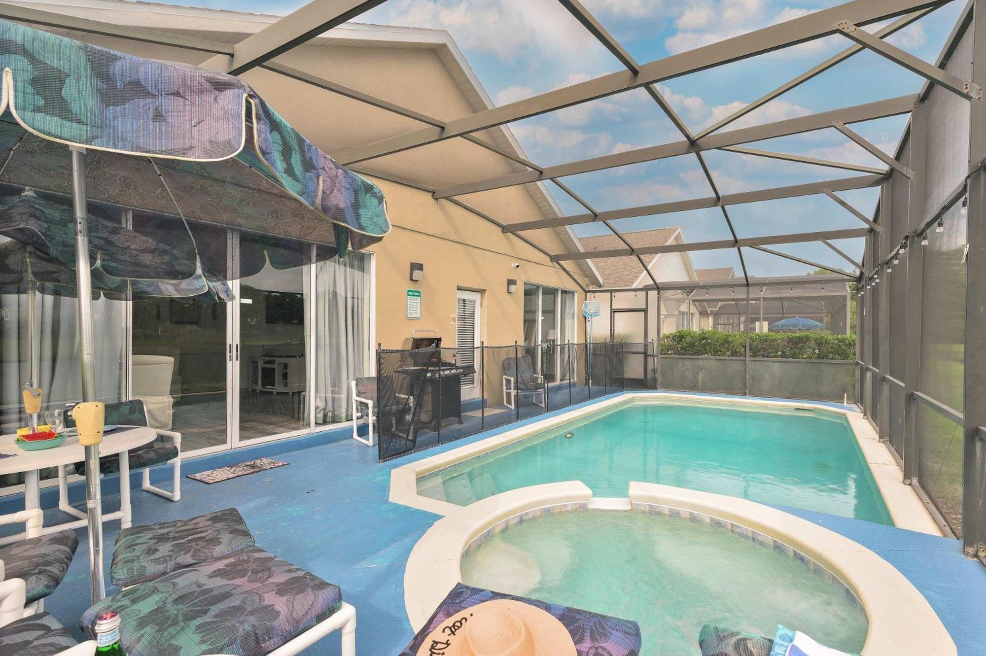 Single-level W Heated Pool & 9mi To Holiday home *