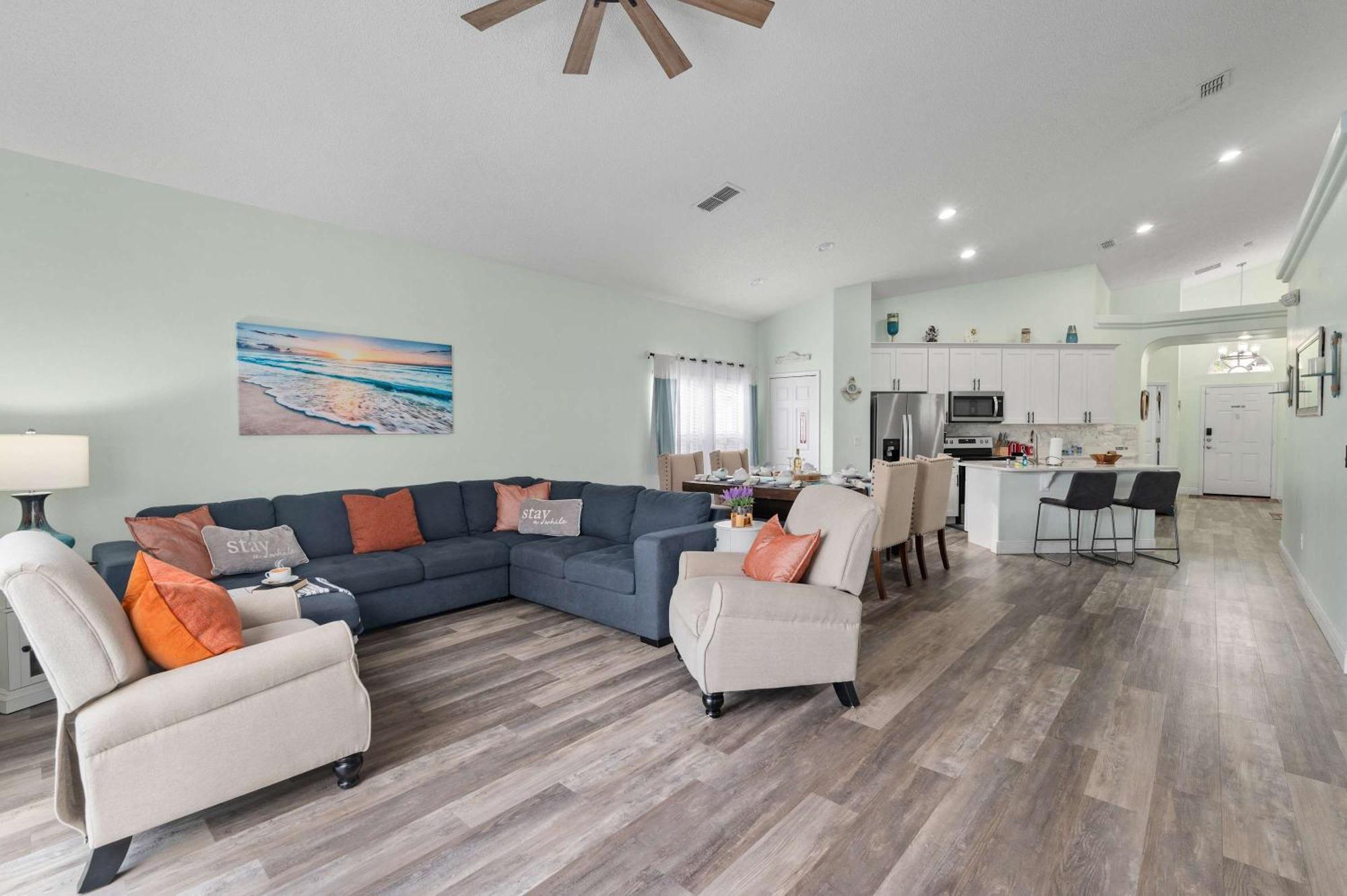 Single-level W Heated Pool & 9mi To