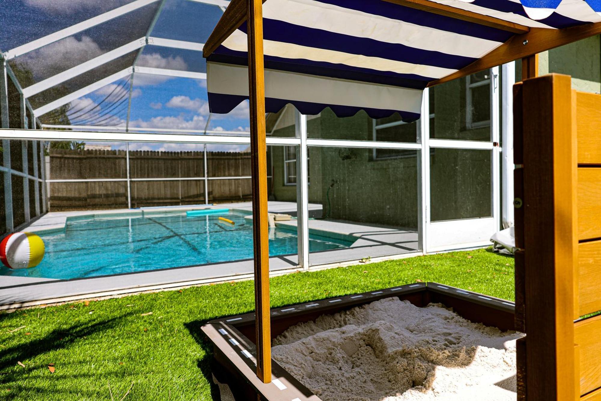 2024 New Pool House W Mini Golf 10 Min To *