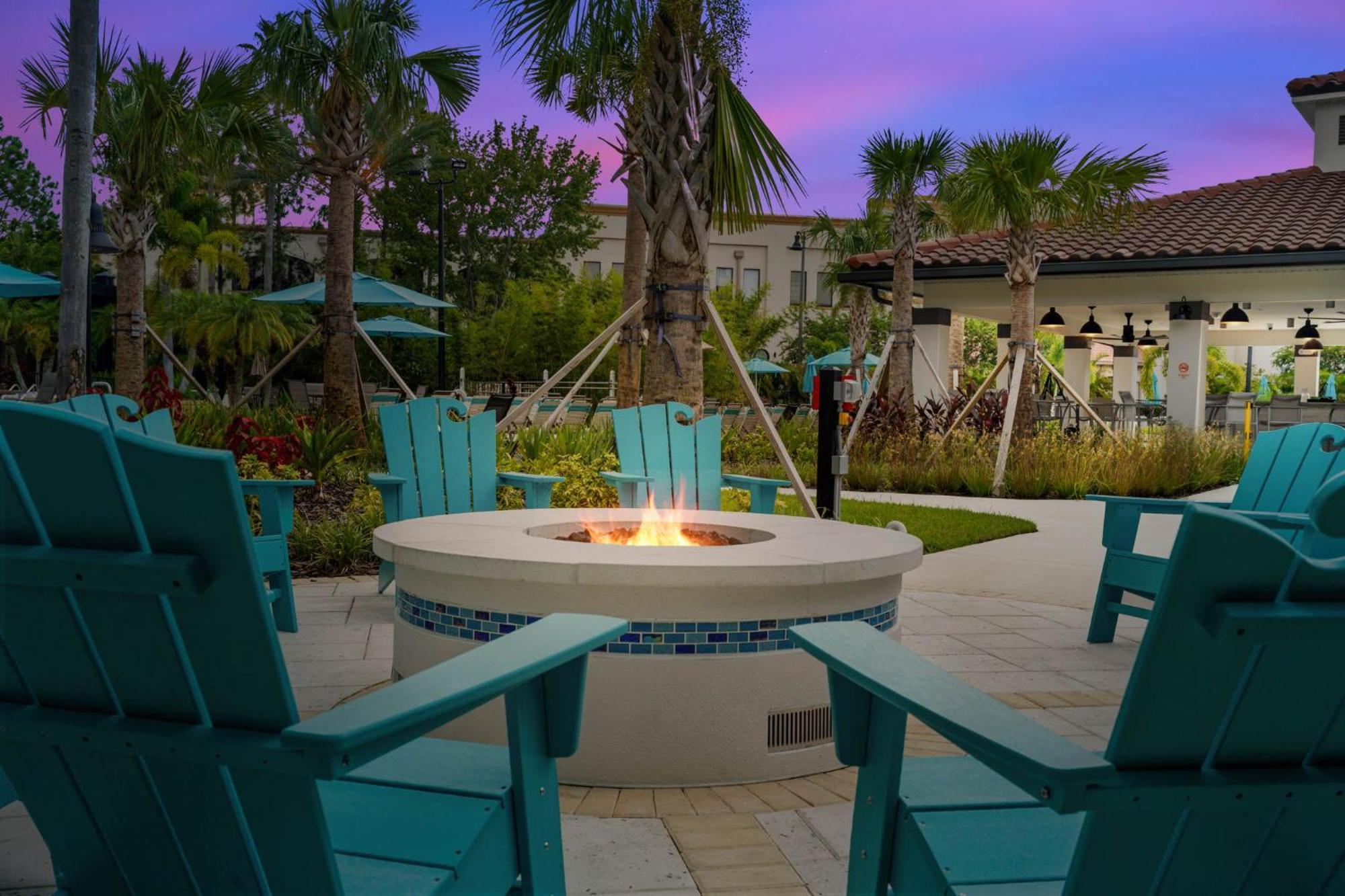 New Listing! Beautiful Townhome, Vista Cay 4019 Apartment *