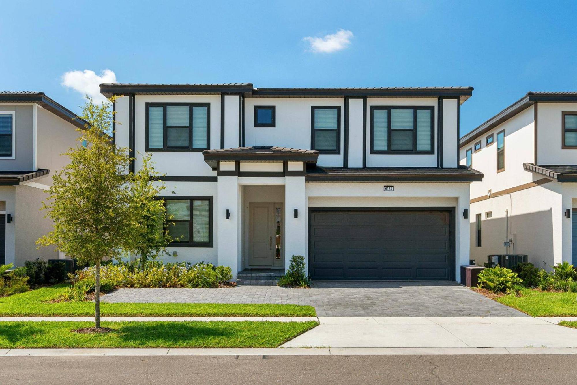 Luxury Living: 6br Near Seaworld Icon Park *