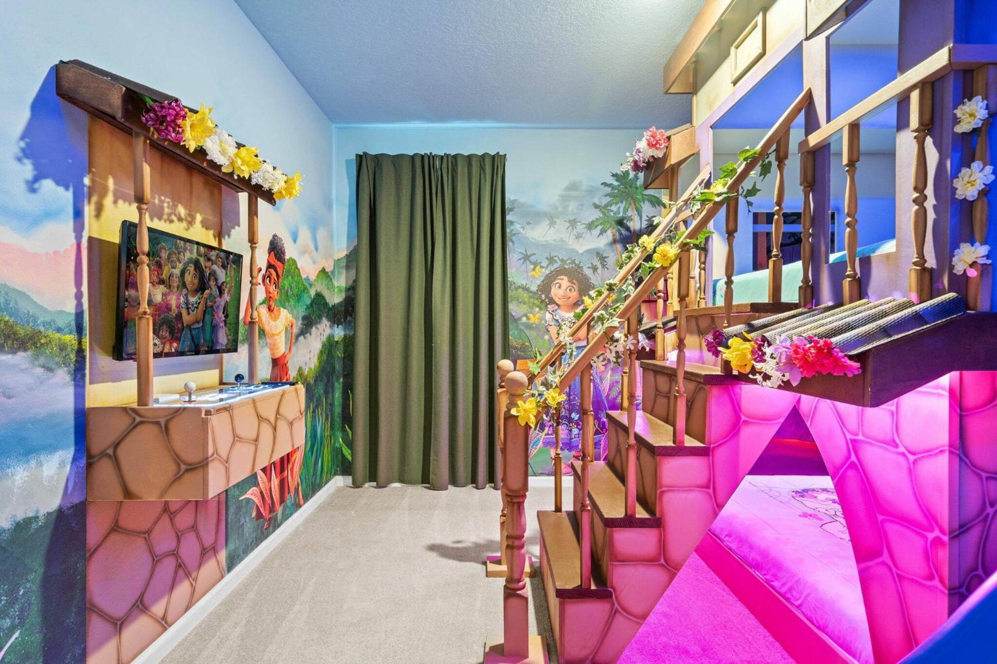 Luxury Living: 6br Near Seaworld Icon Park Holiday home *