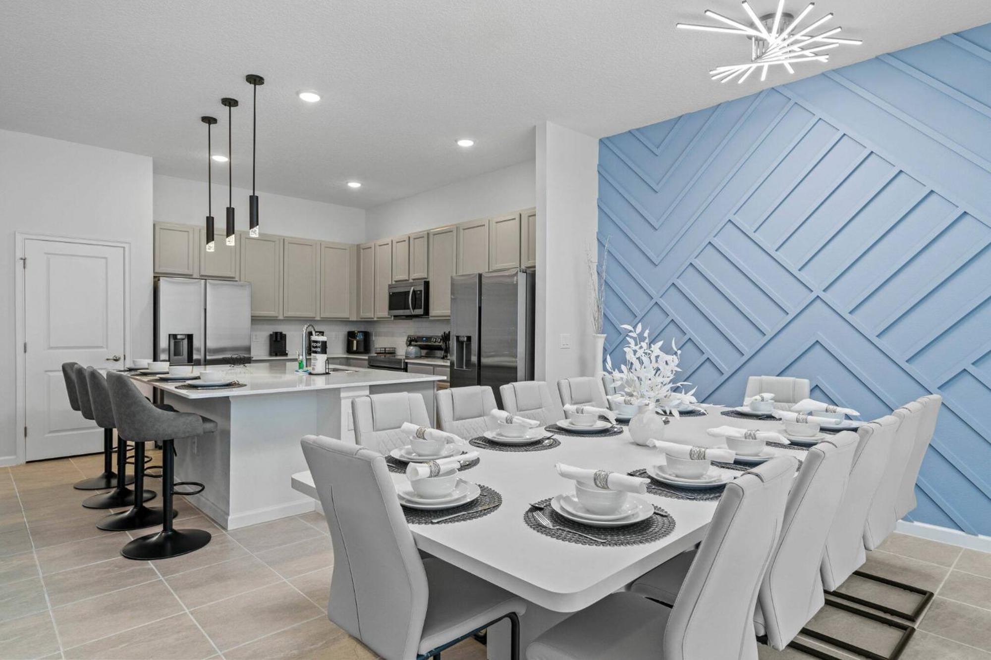 Luxury Living: 6br Near Seaworld Icon Park *