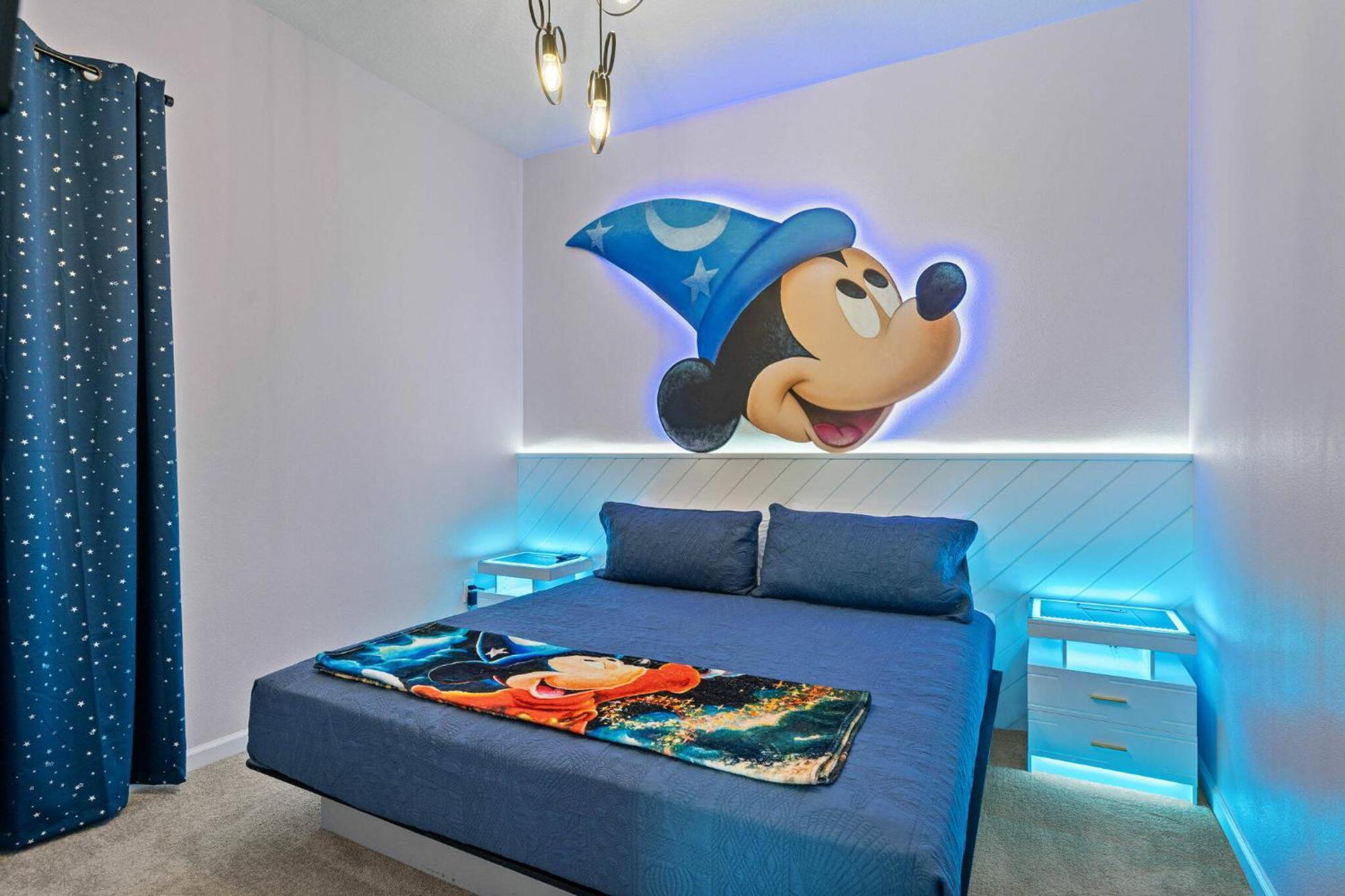 Luxury Living: 6br Near Seaworld Icon Park Holiday home *