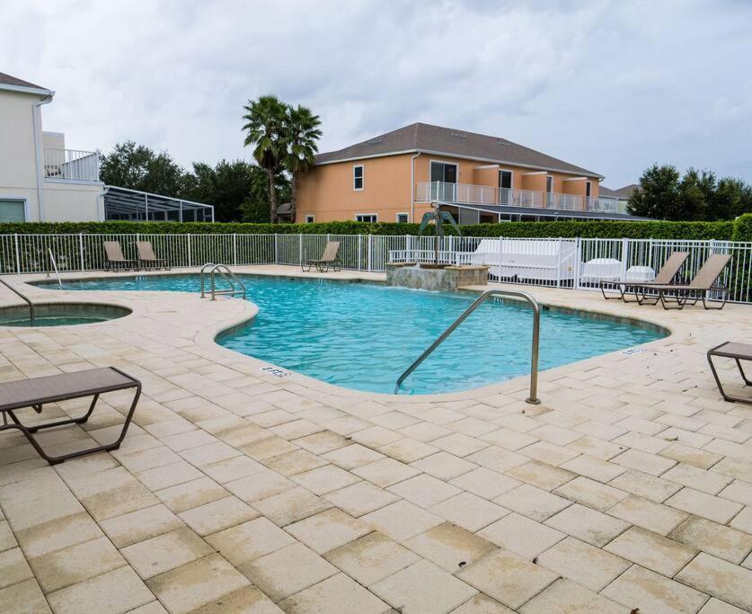 Clermont Family Townhouse Pool & Arcade Near Holiday home
