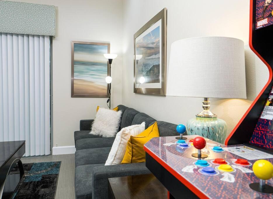 Clermont Family Townhouse Pool & Arcade Near Orlando