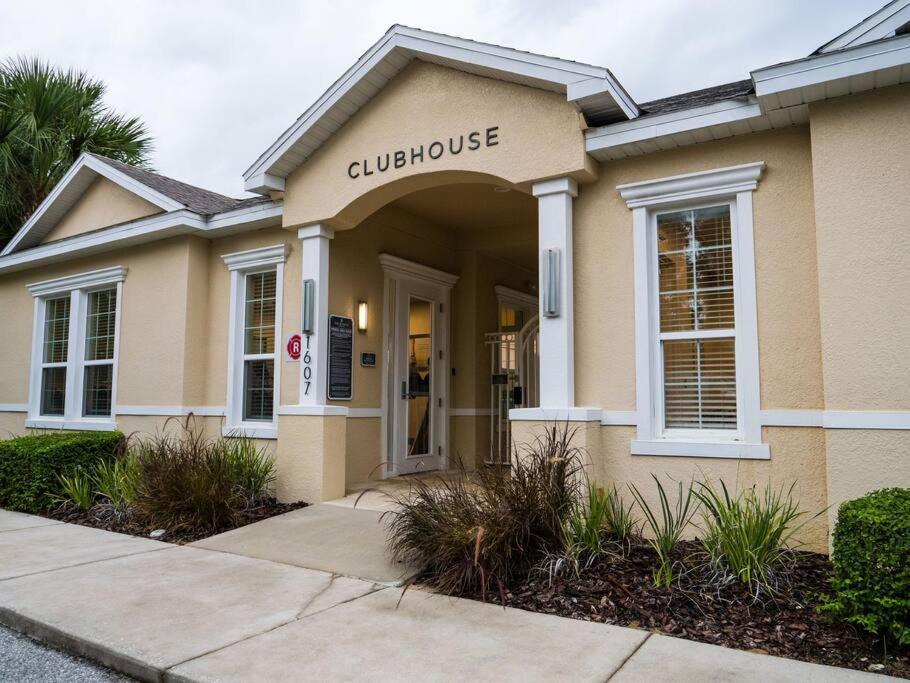 Clermont Family Townhouse Pool & Arcade Near Orlando