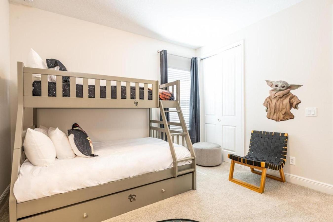 Holiday home Stunning Spacious 6 Bed With Themed Games Orlando