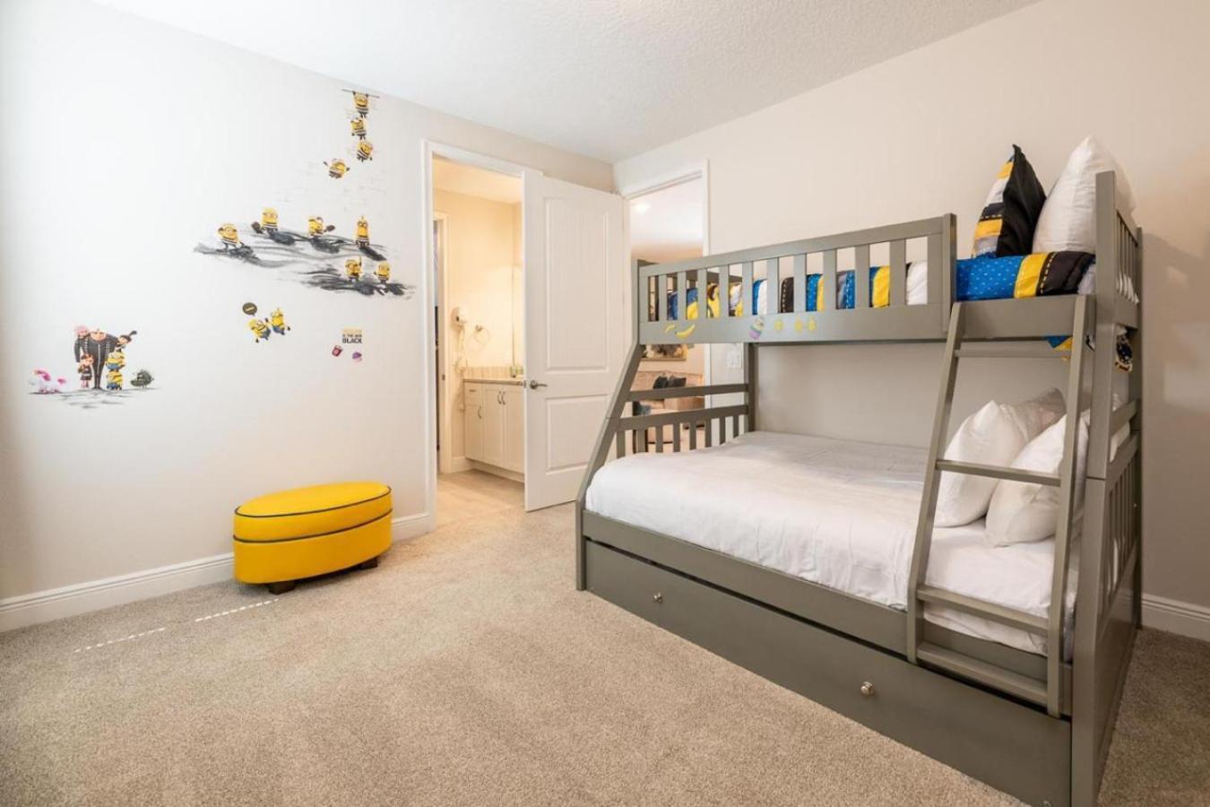 Holiday home Stunning Spacious 6 Bed With Themed Games *