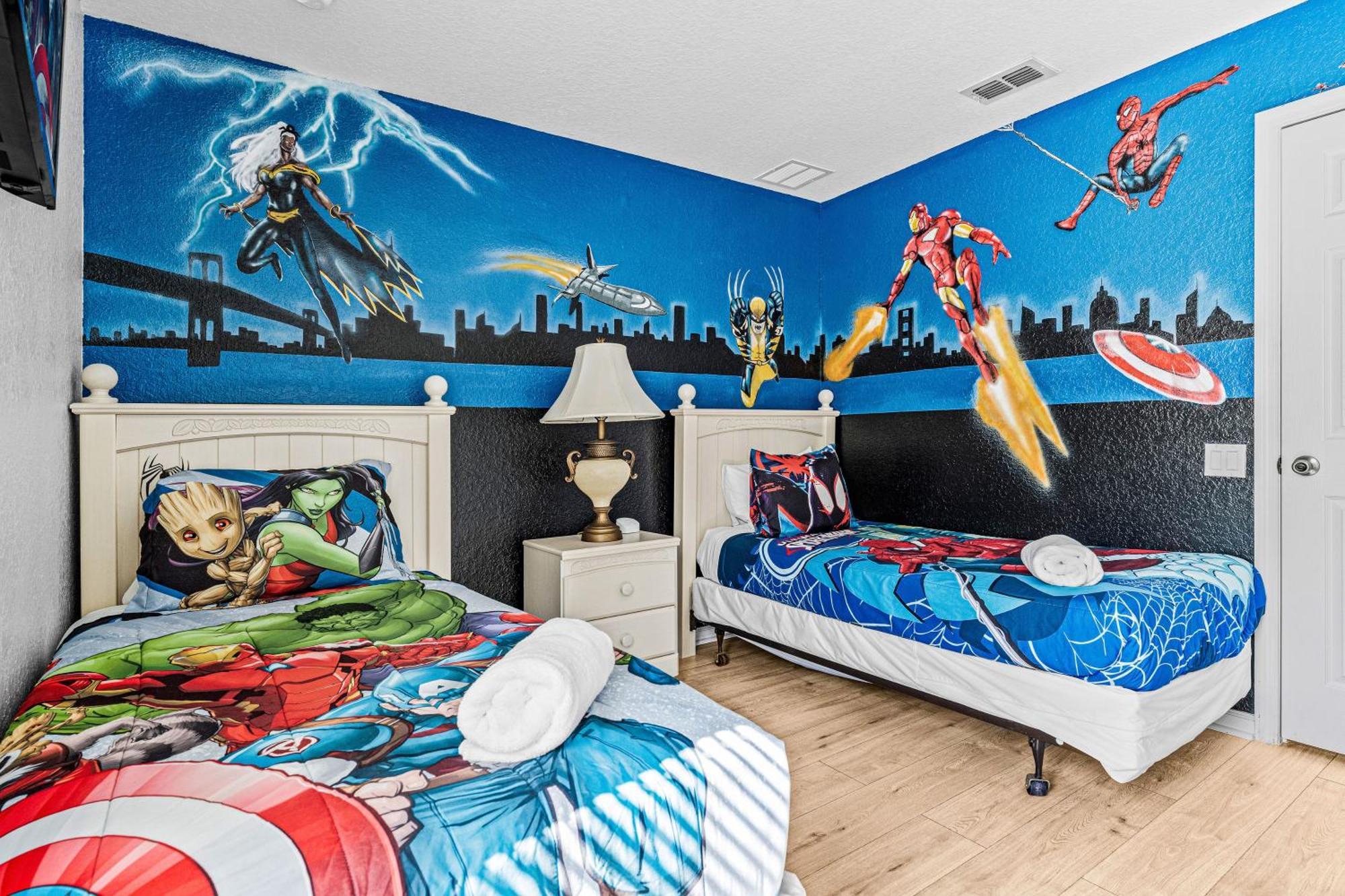 Themed Home, Private Heated Pool, Community Waterpark Holiday home