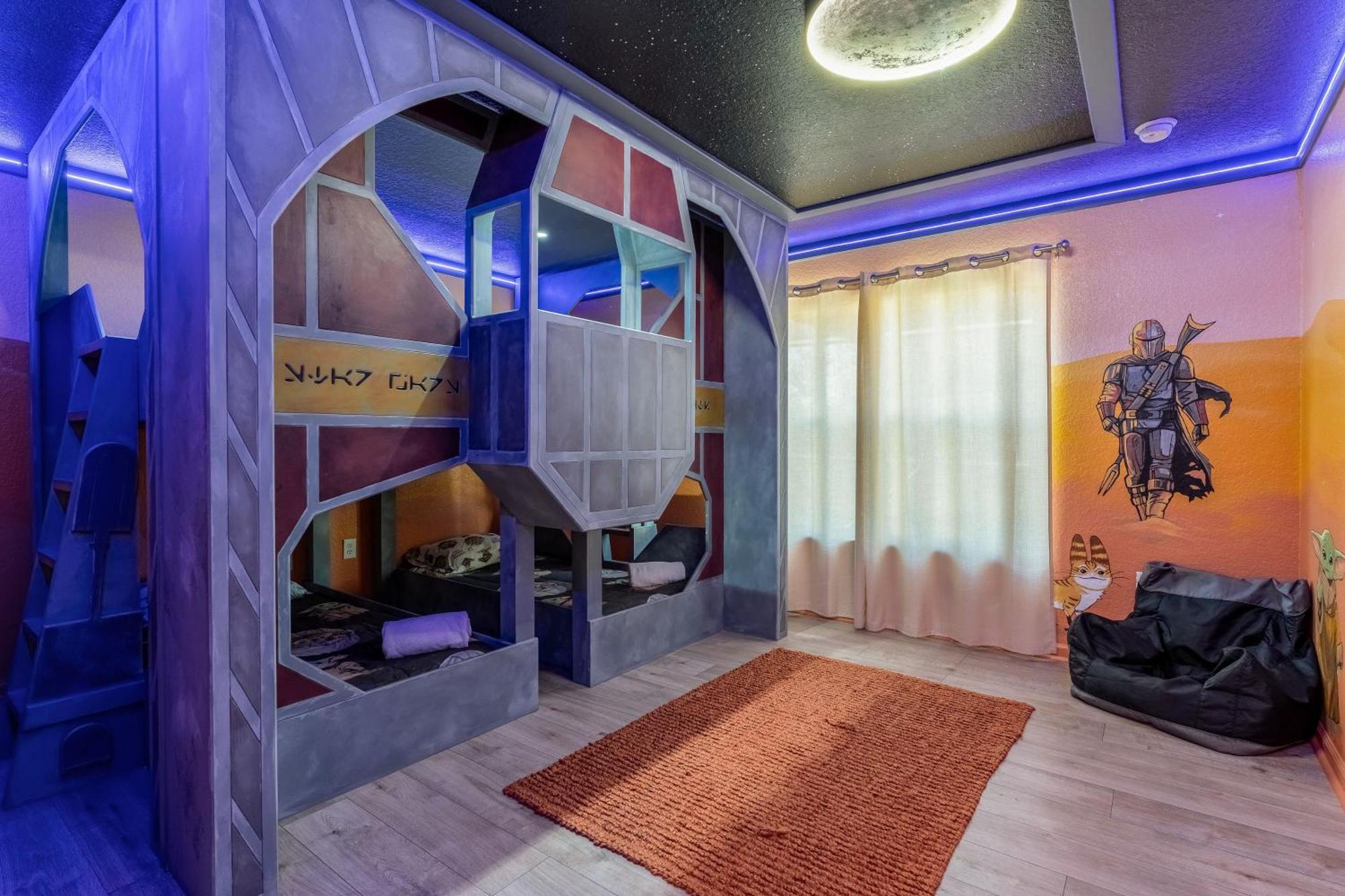 Themed Home, Private Heated Pool, Community Waterpark *