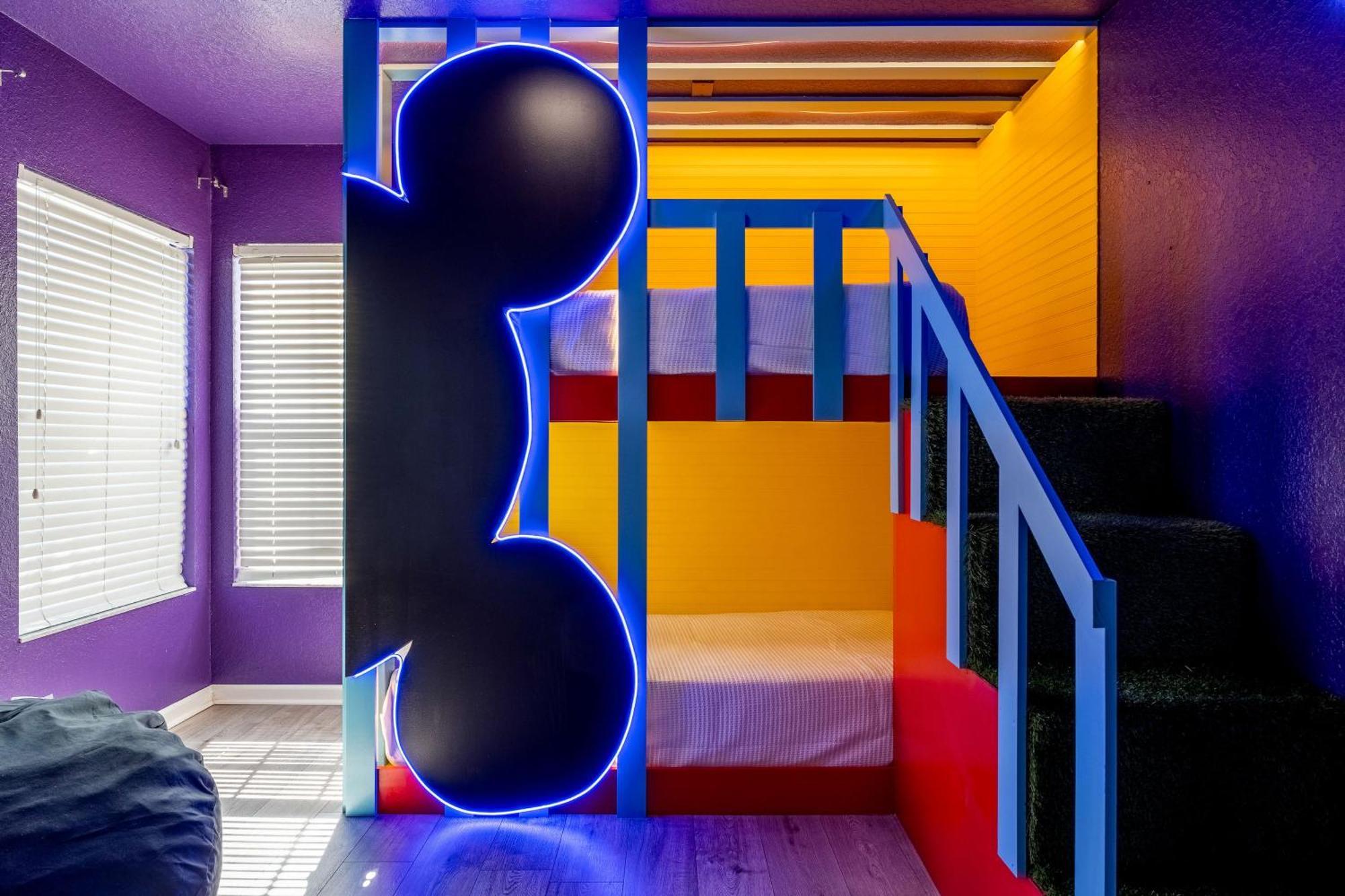 Themed Home, Private Heated Pool, Community Waterpark *