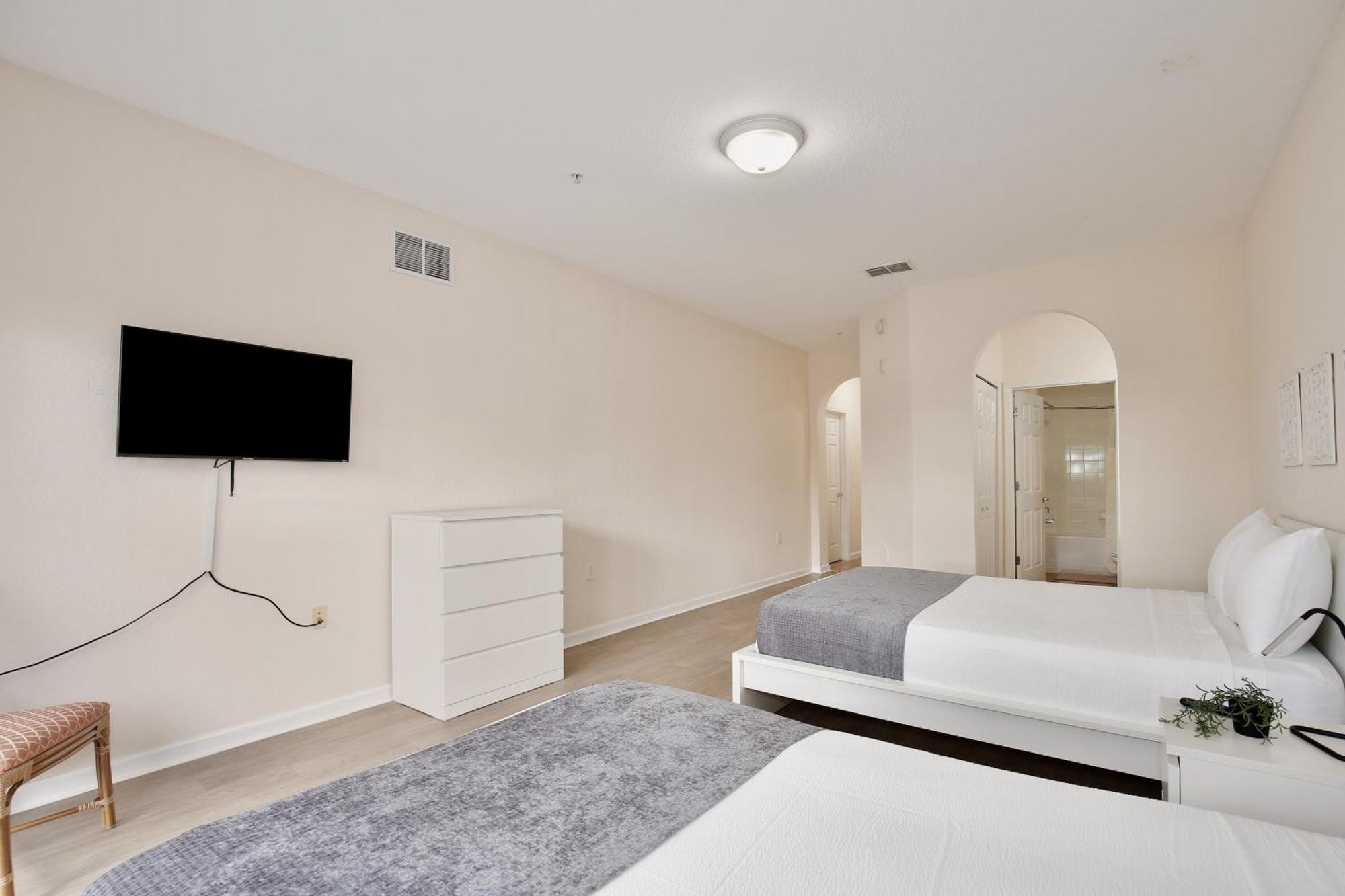 New In The Market With Big Terrace! Apartment Orlando