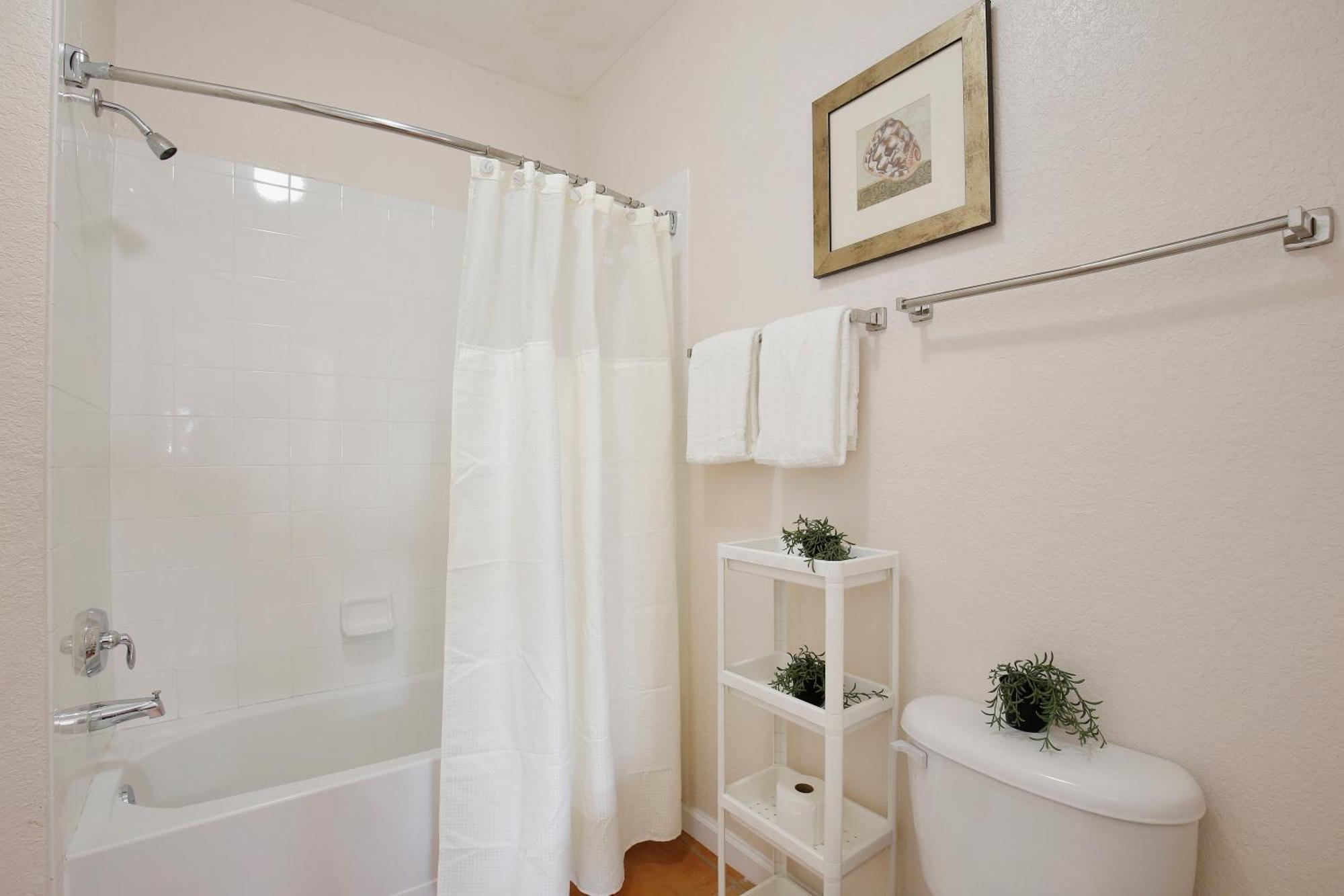 New In The Market With Big Terrace! Apartment