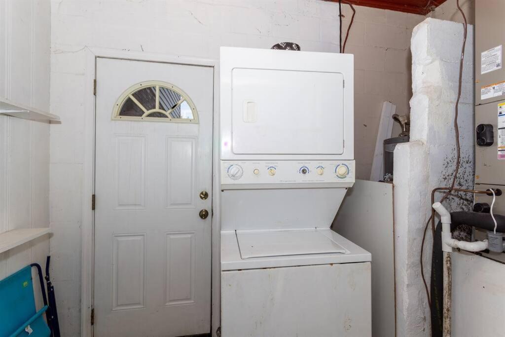 Holiday home 4 Rooms, Lake, Pool, Hot Tub, Bocce Ball, Putting