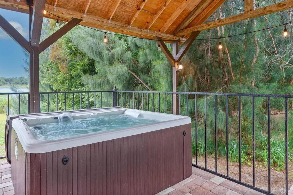 Holiday home Themed Speak Easy With Pool, Hot Tub, & Orlando