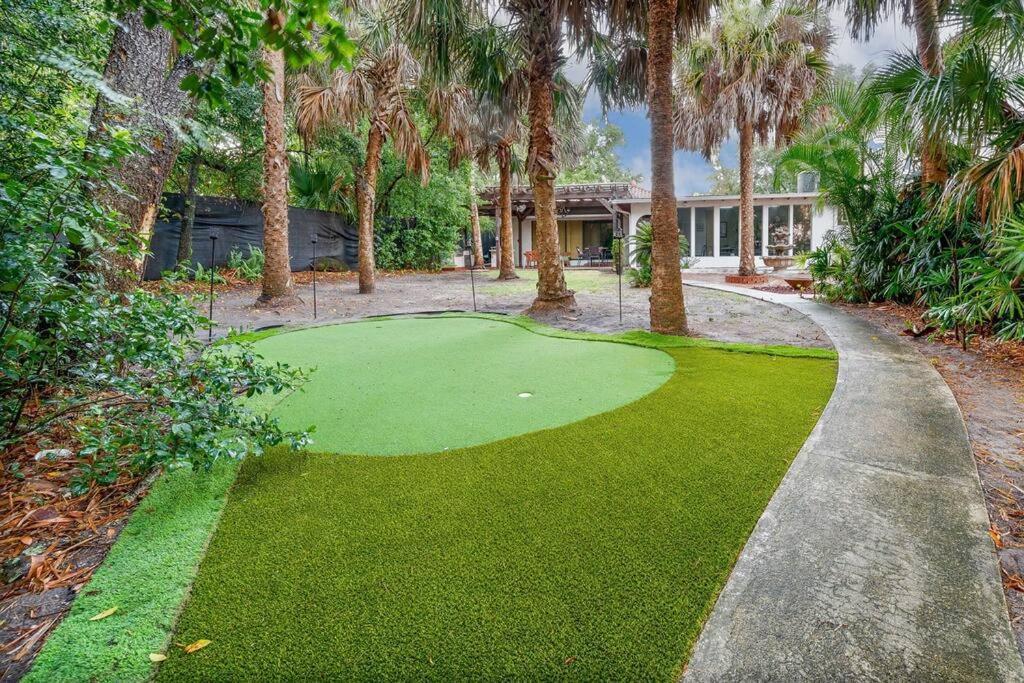 Themed Speak Easy With Pool, Hot Tub, &