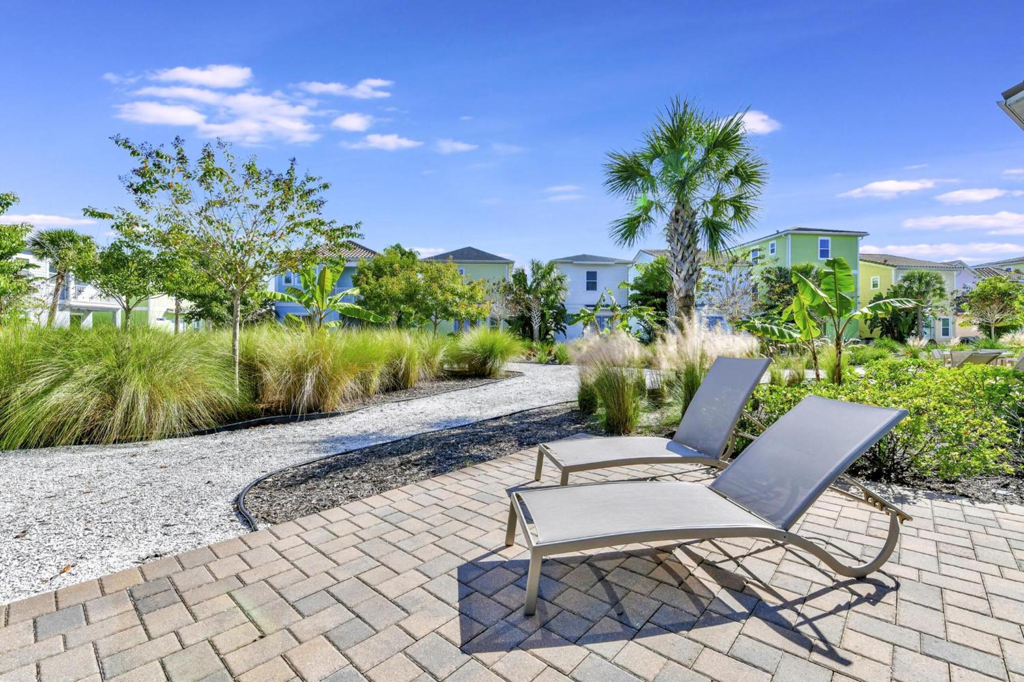 Sky Blue And Palm Trees Near With Margaritaville Island H2o Access - 8071kd Holiday home Orlando