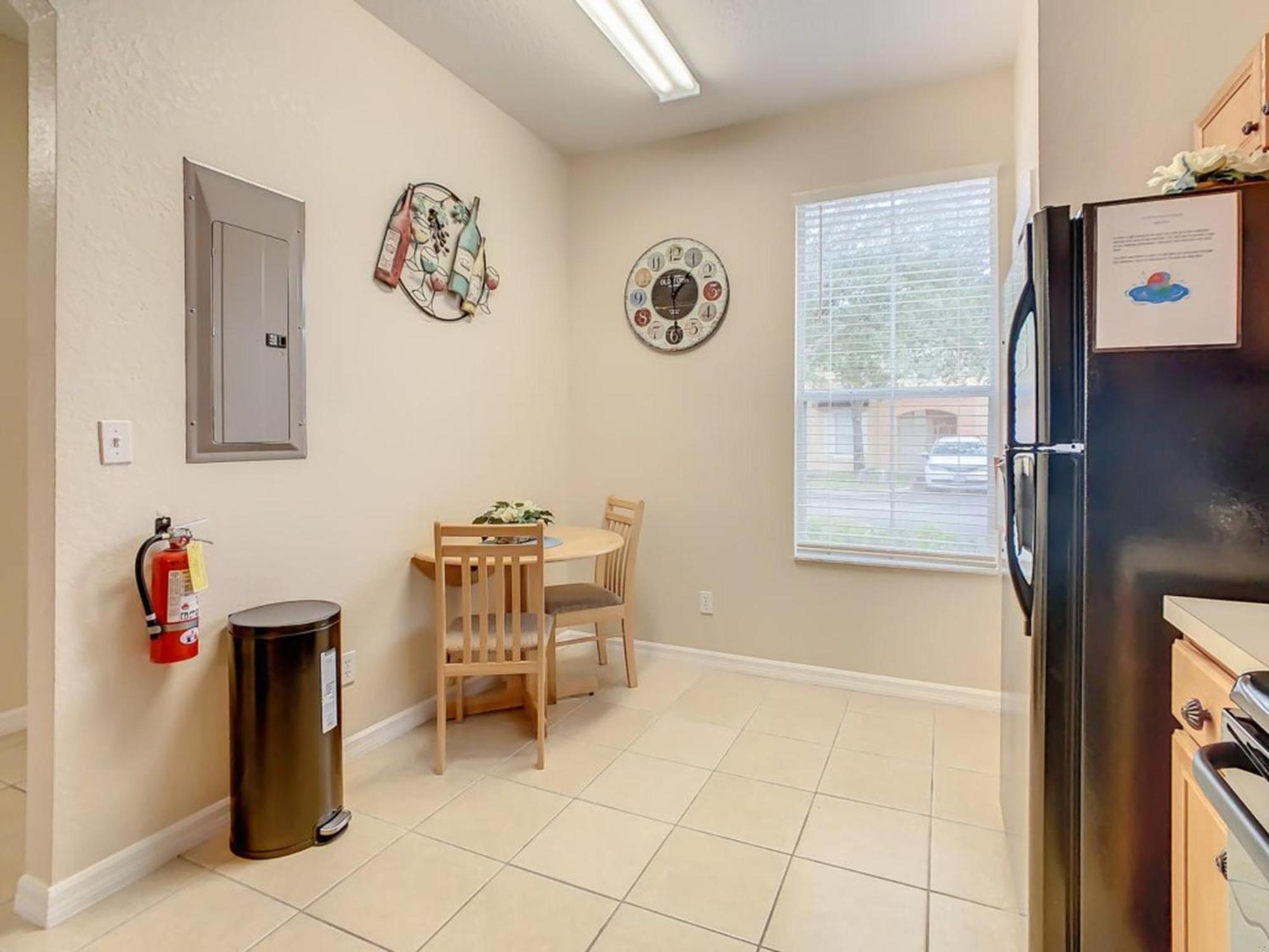 Apartment Spacious Regal Oaks Townhome By *