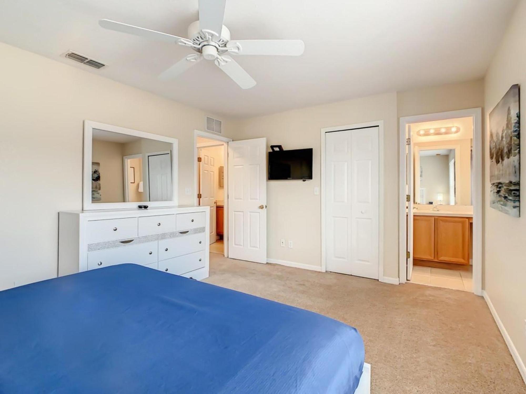 Apartment Spacious Regal Oaks Townhome By *