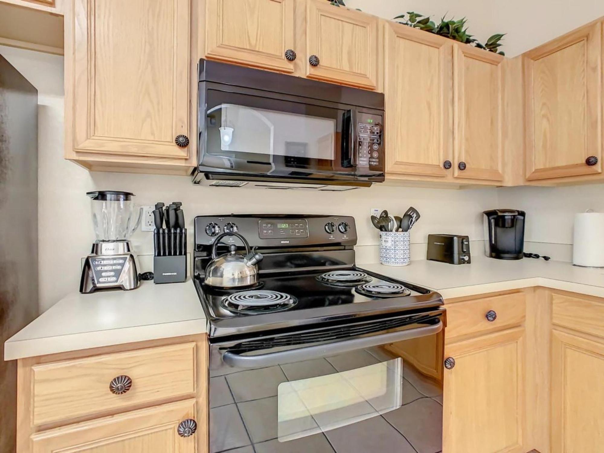 Apartment Spacious Regal Oaks Townhome By