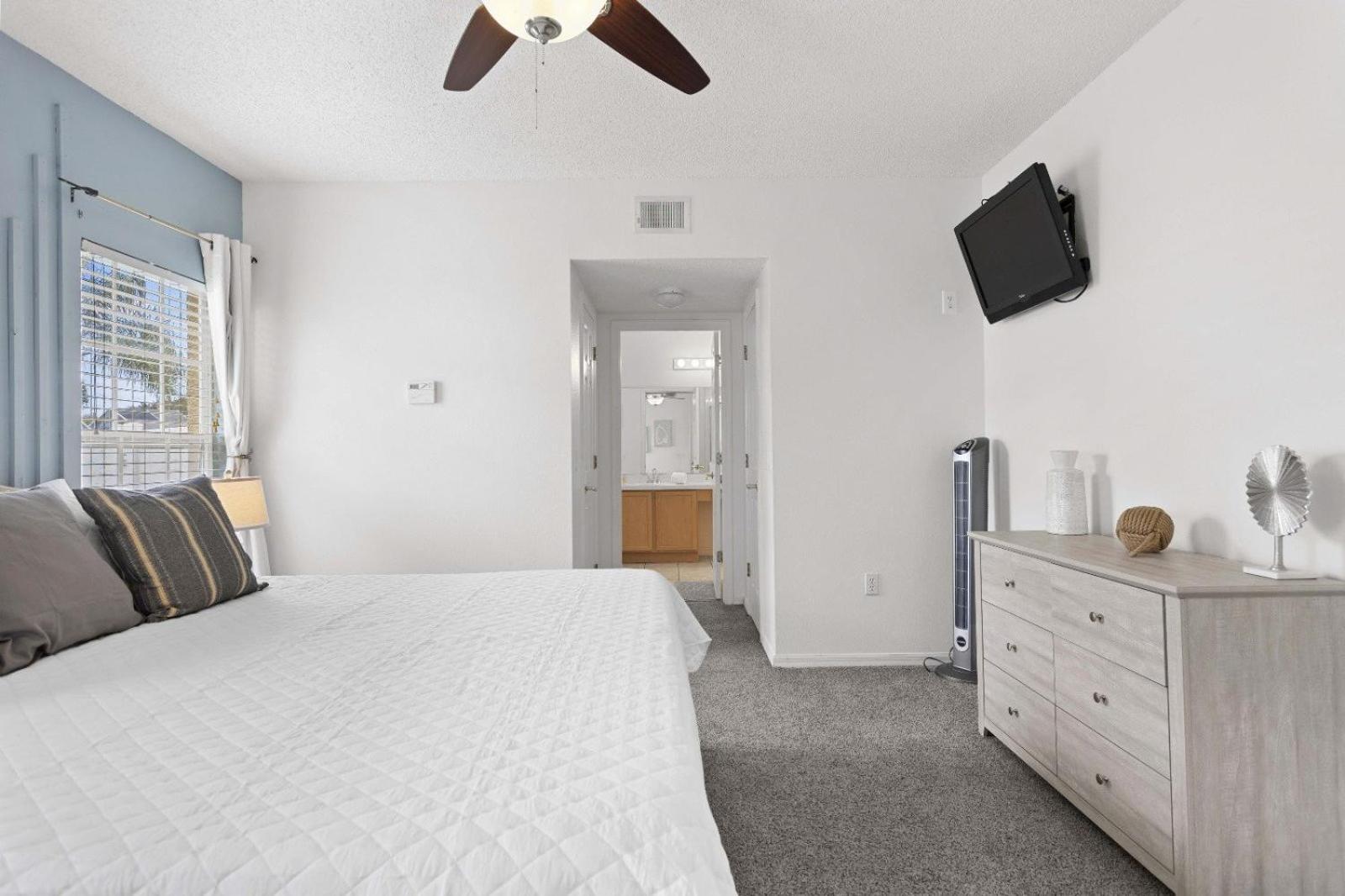 7902 Silver Bass Ct 6bed *