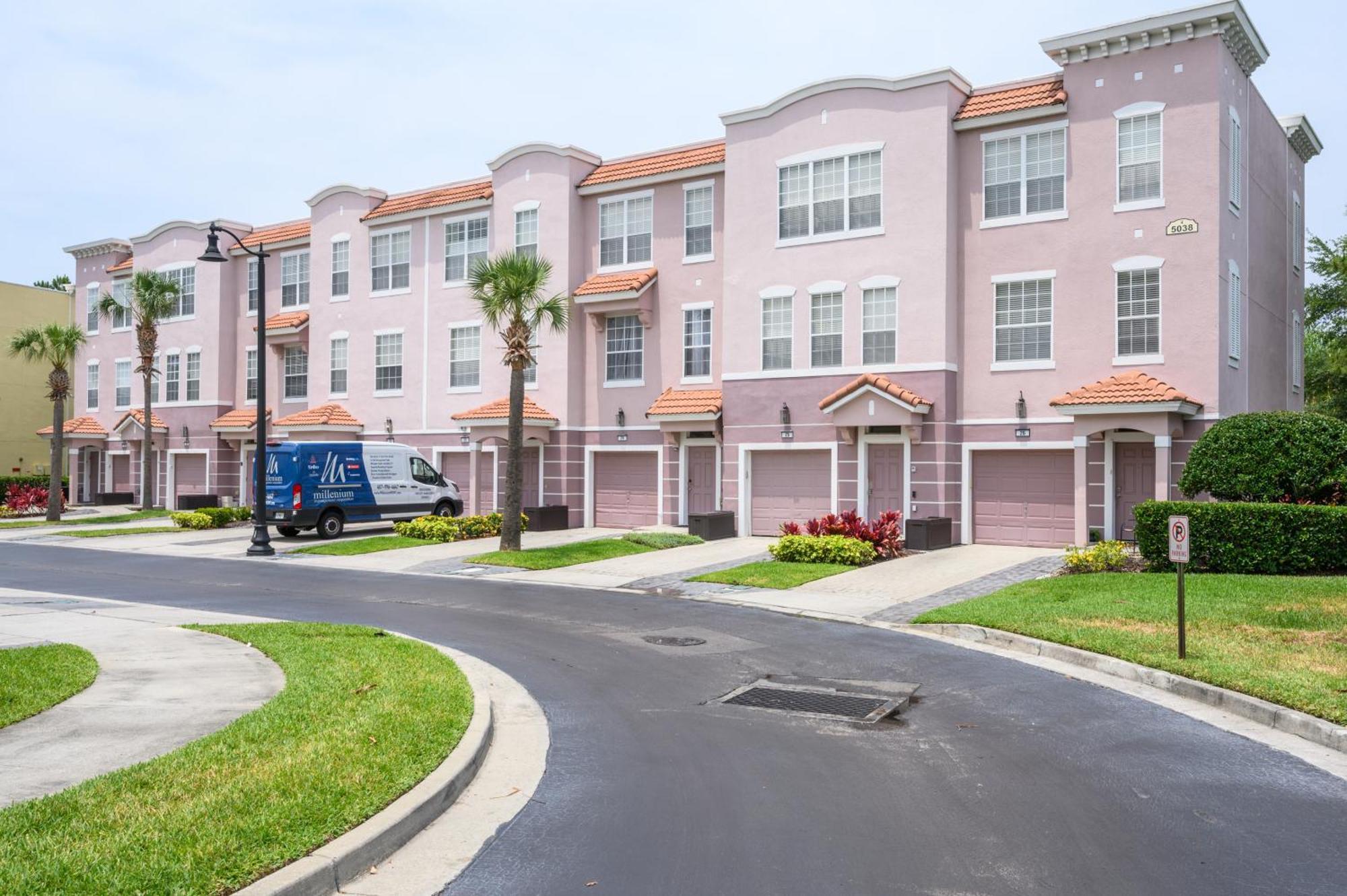 Beautiful Epic Universe Townhome, Vista Cay - 4027 Holiday home