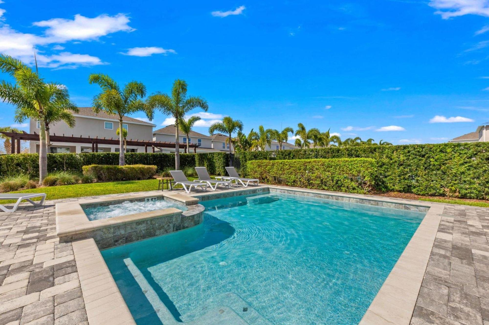 Artistic 6 Bdrm With Games At Encore Holiday home