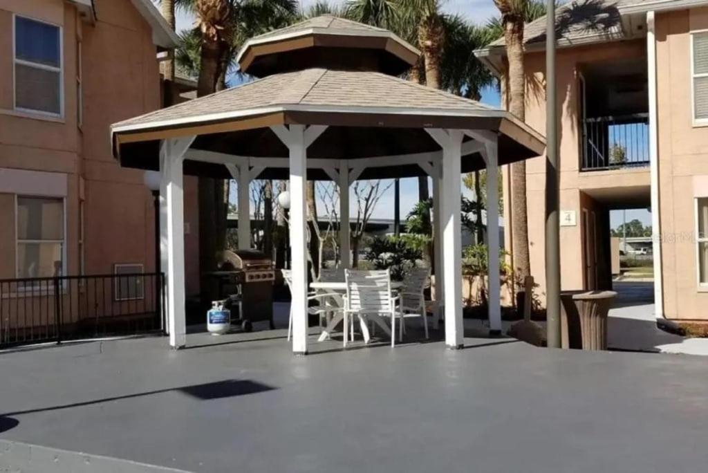 Apartment Two Bed In Parkway Palms
