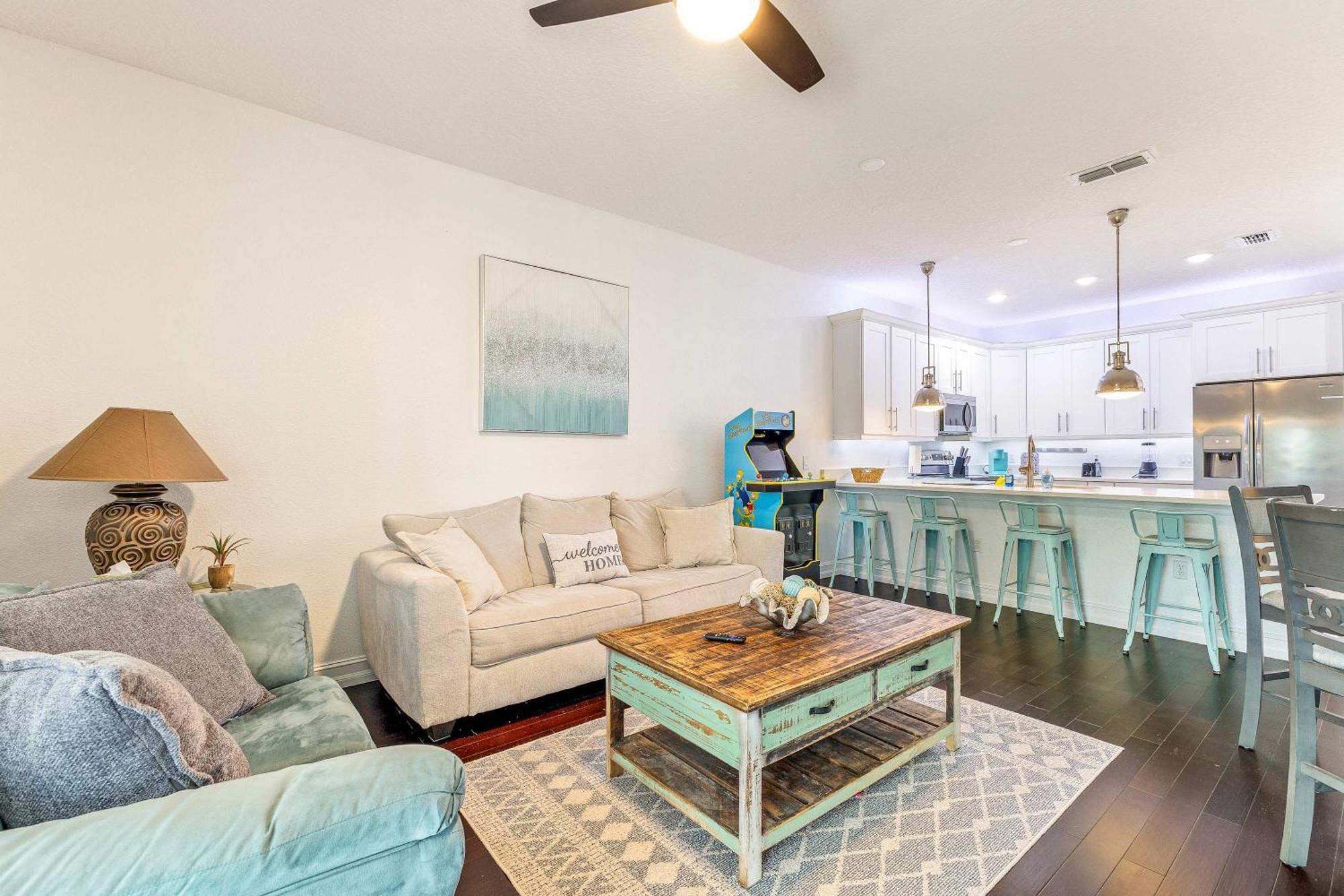 Fun-filled Mins From W Pool Hot Tub & Games * Orlando