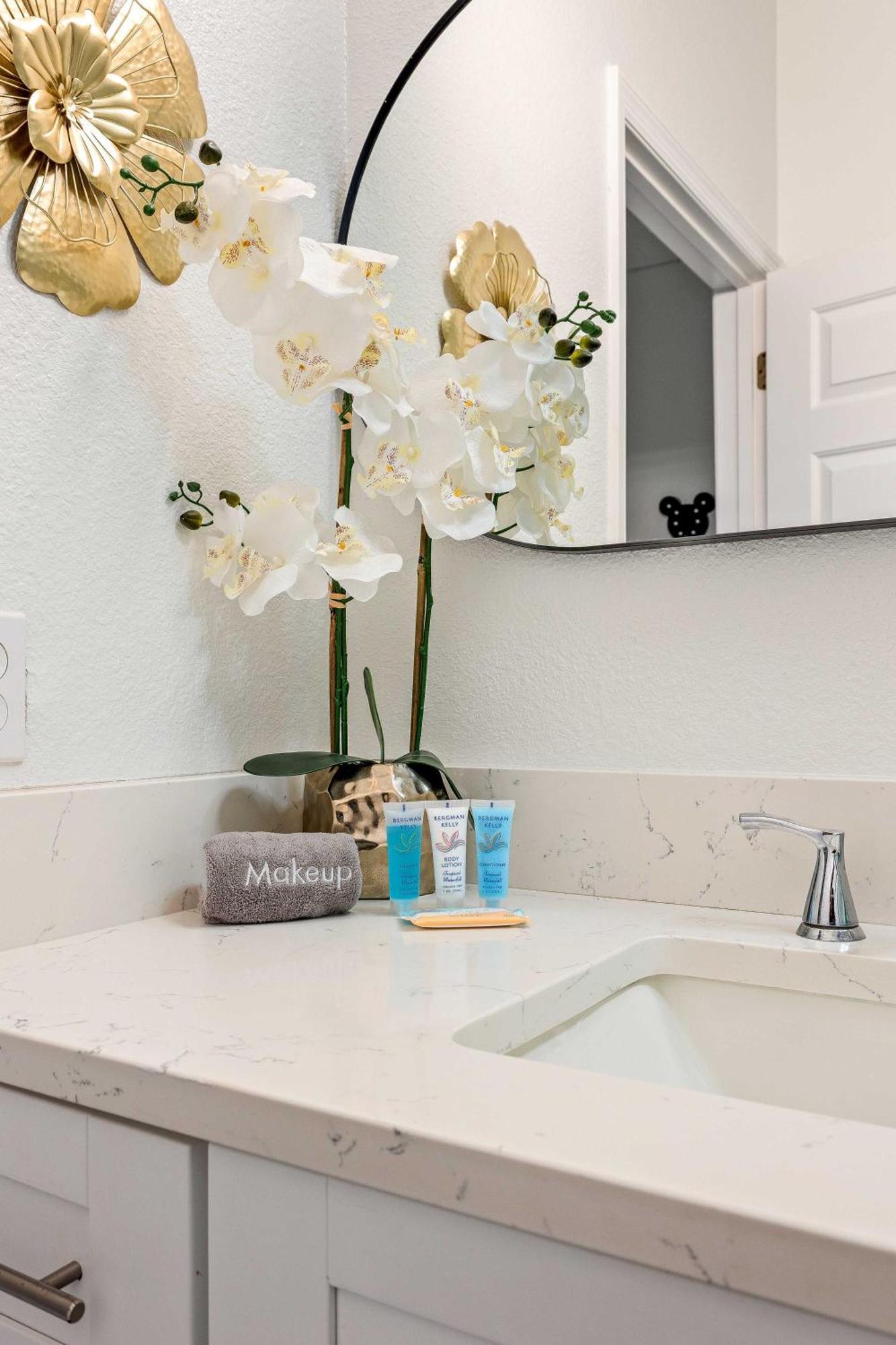 Fun-filled Mins From W Pool Hot Tub & Games * Orlando