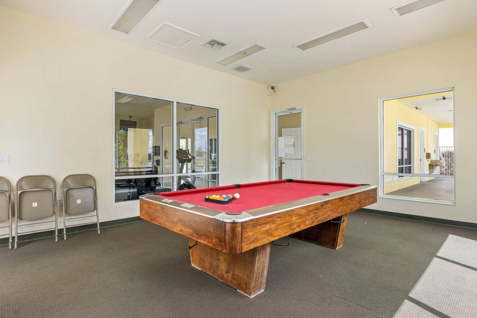 Fun-filled Mins From W Pool Hot Tub & Games Holiday home Orlando