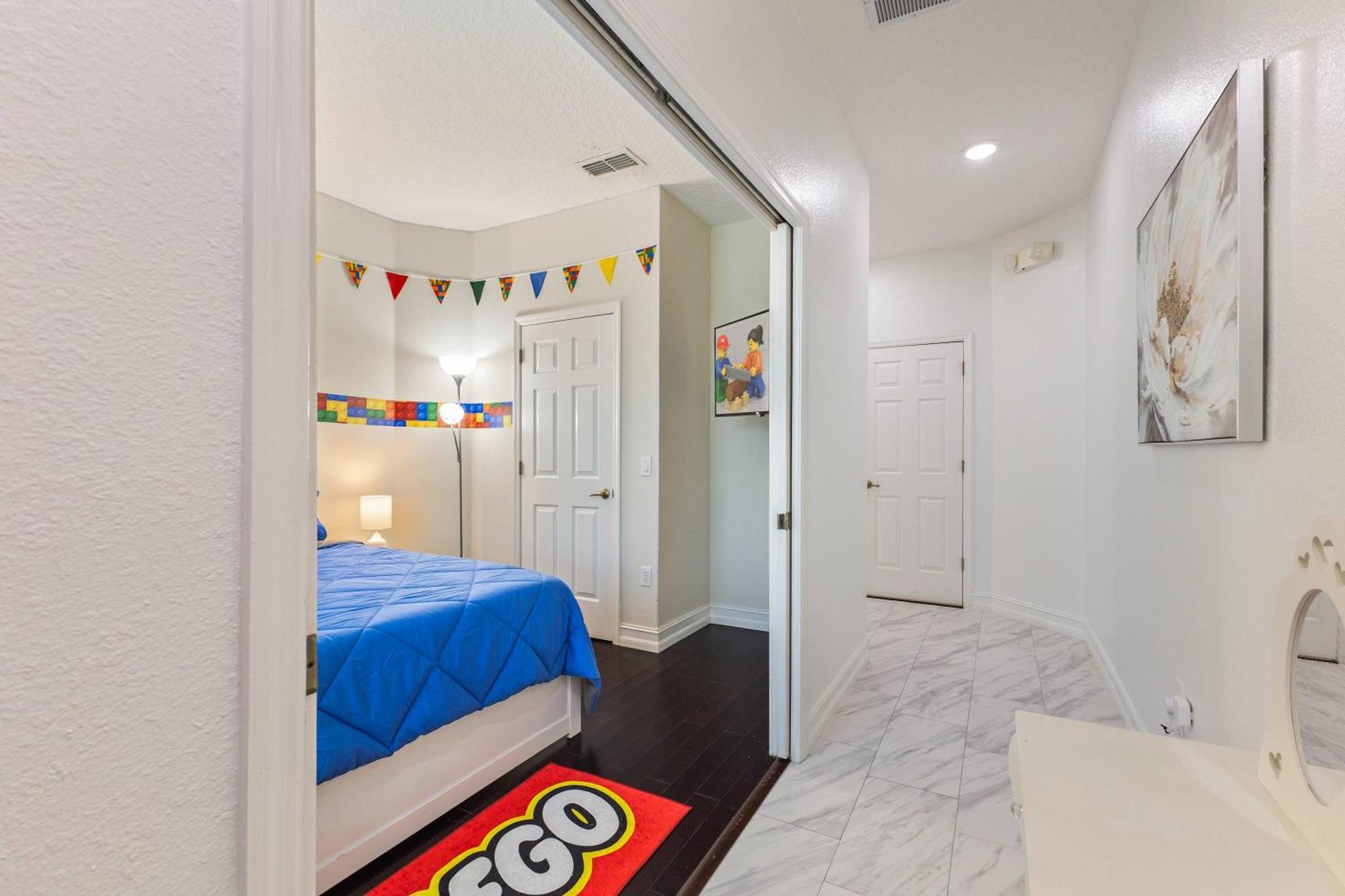 Fun-filled Mins From W Pool Hot Tub & Games