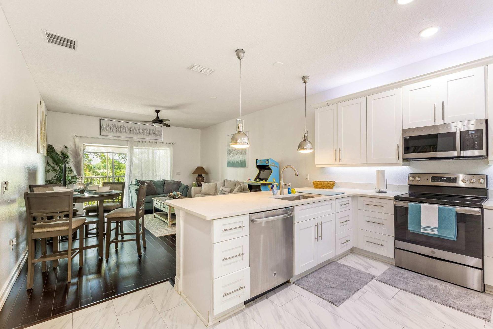 Fun-filled Mins From W Pool Hot Tub & Games * Orlando