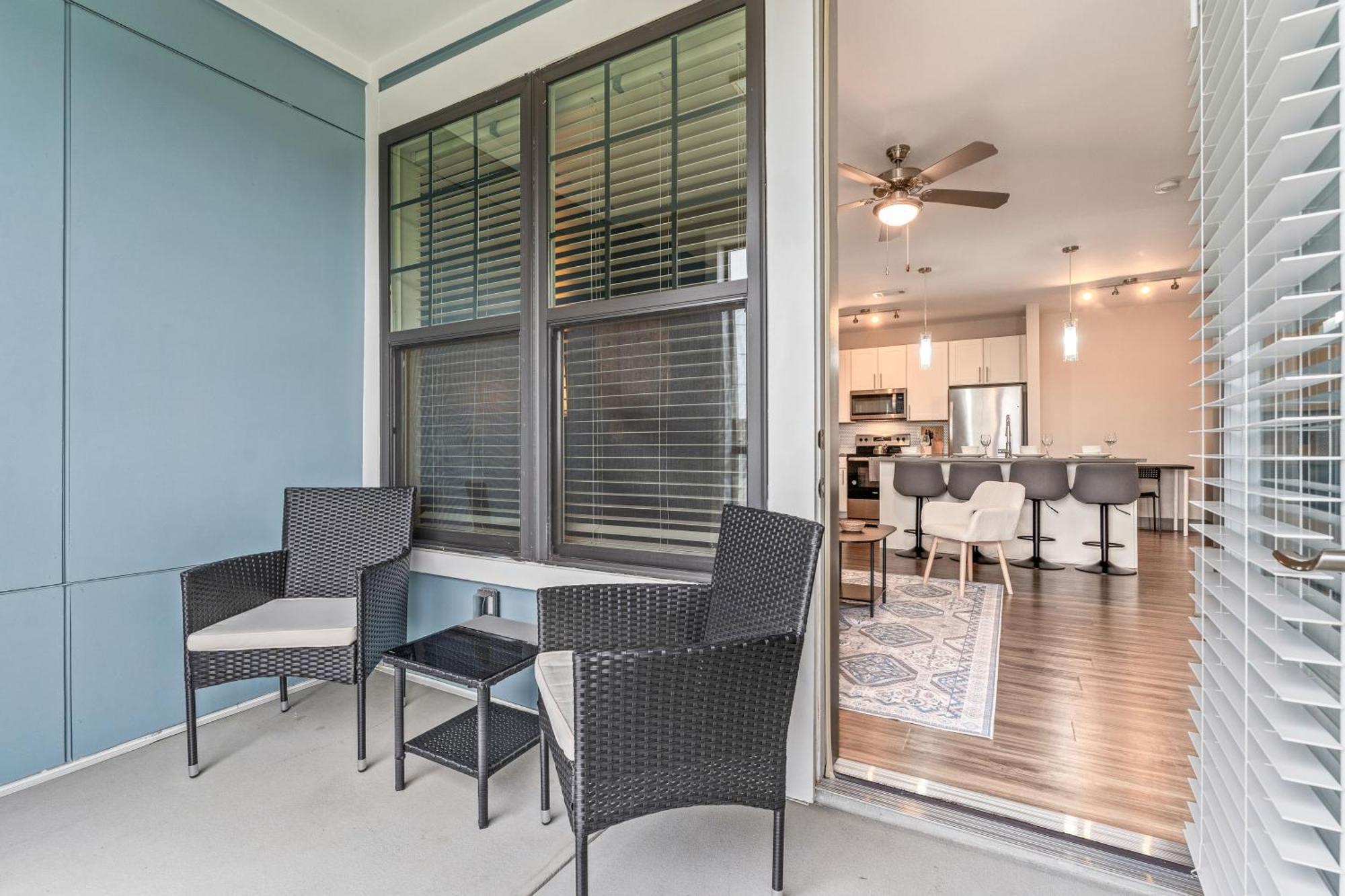 Apartment Full King Bed Retreat Pool & Gym Pet-friendly Close To Park