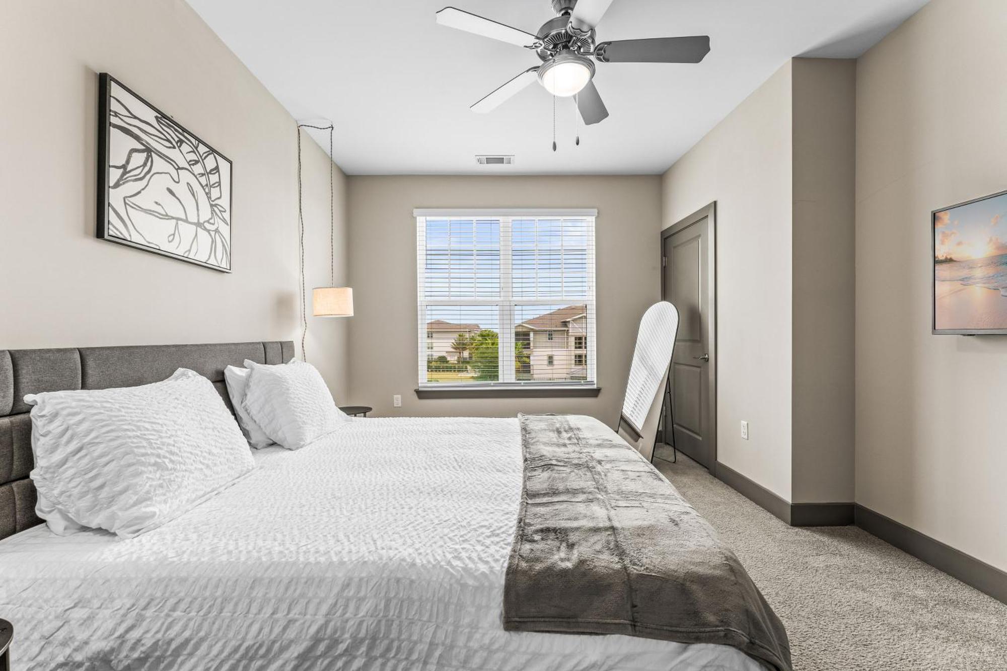 Full King Bed Retreat Pool & Gym Pet-friendly Close To Park * Orlando