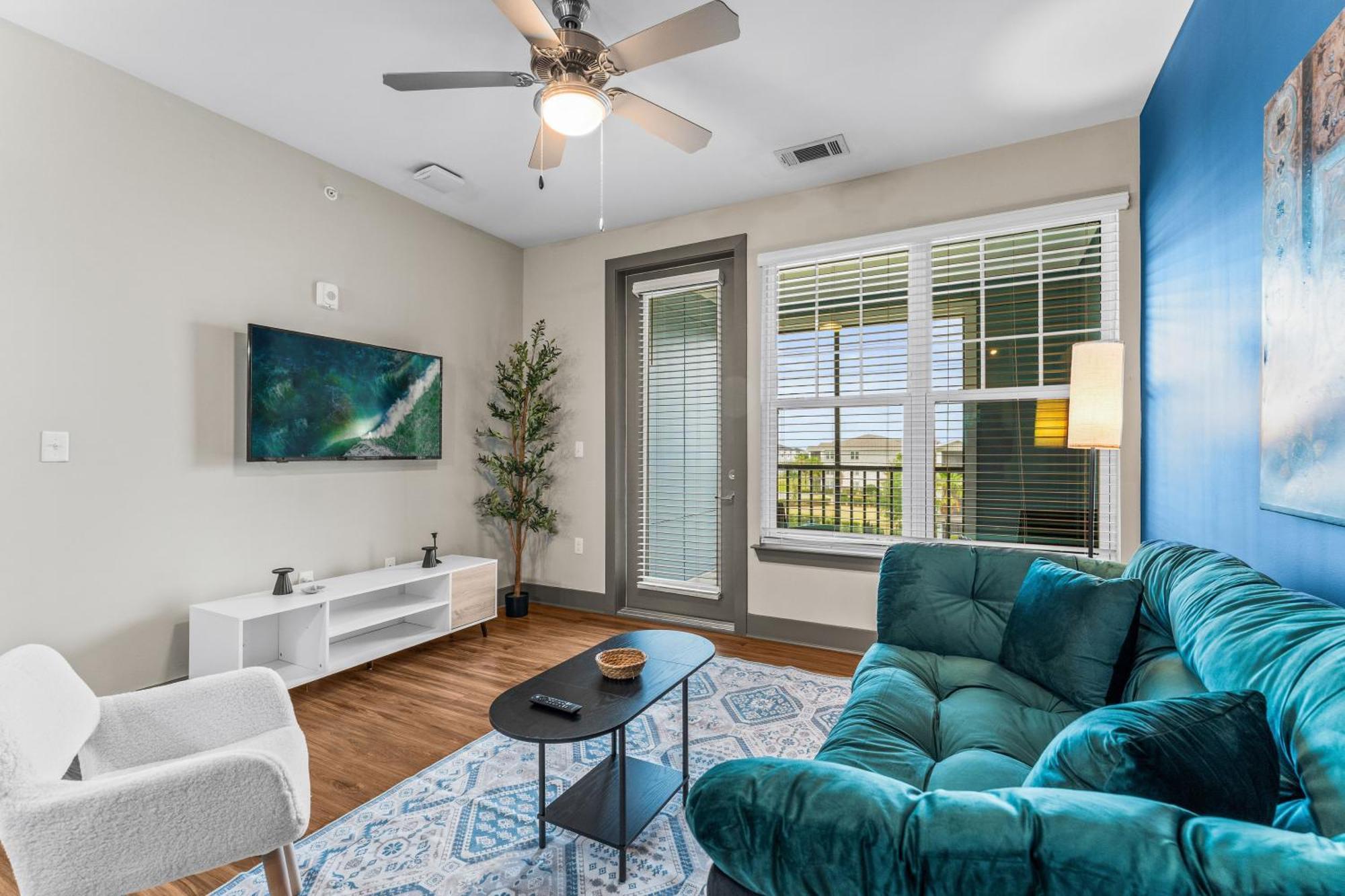 Full King Bed Retreat Pool & Gym Pet-friendly Close To Park Apartment