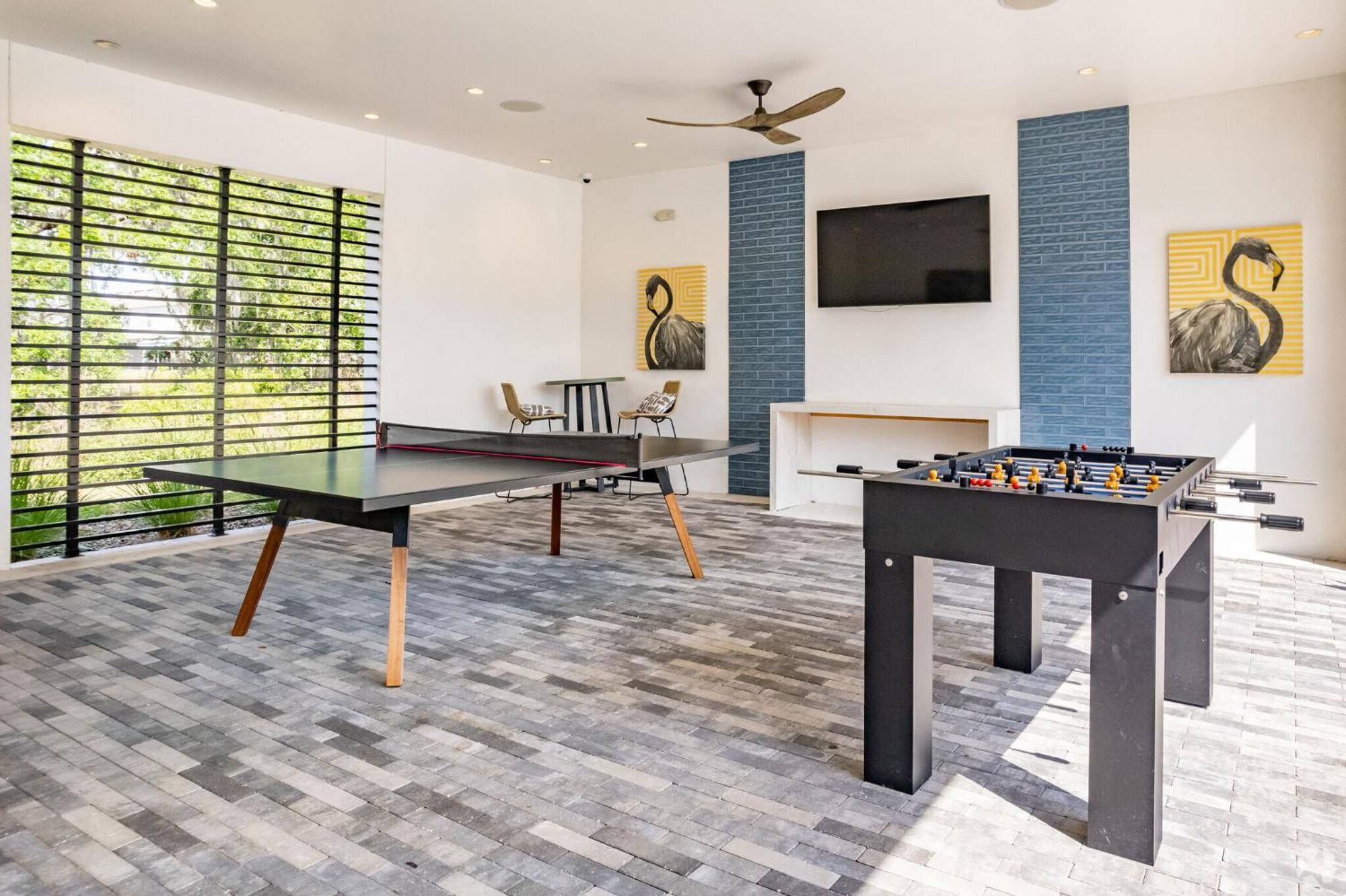 Private Full Pet-friendly King Condo, Pool, Gym, Near Parks * Orlando