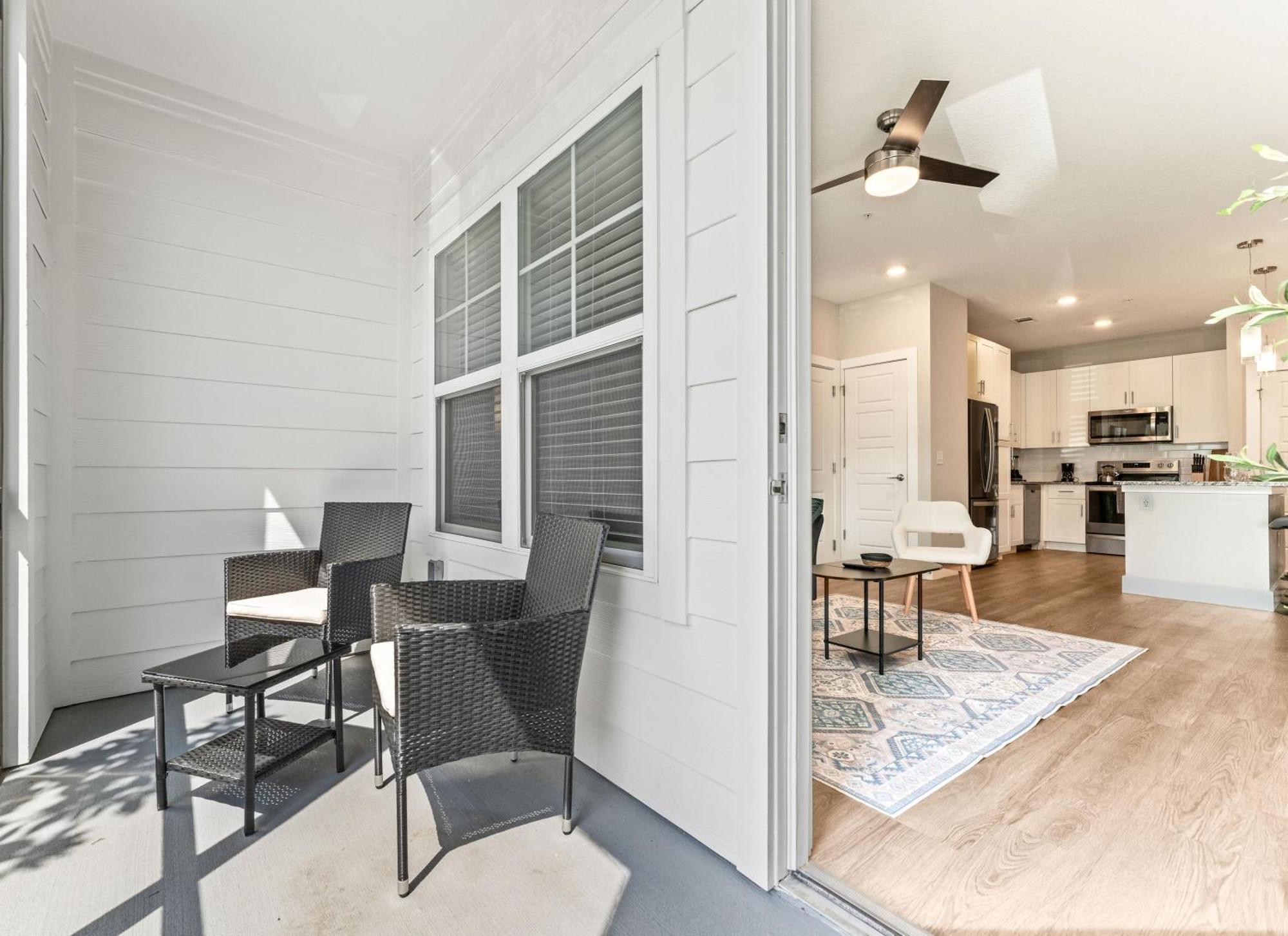 Private Full Pet-friendly King Condo, Pool, Gym, Near Parks * Orlando