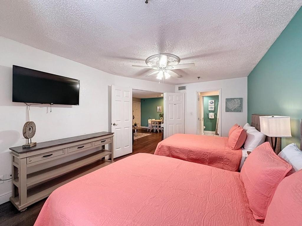 Two Bed In Parkway Palms Apartment *