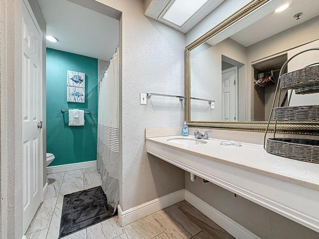Apartment Two Bed In Parkway Palms *